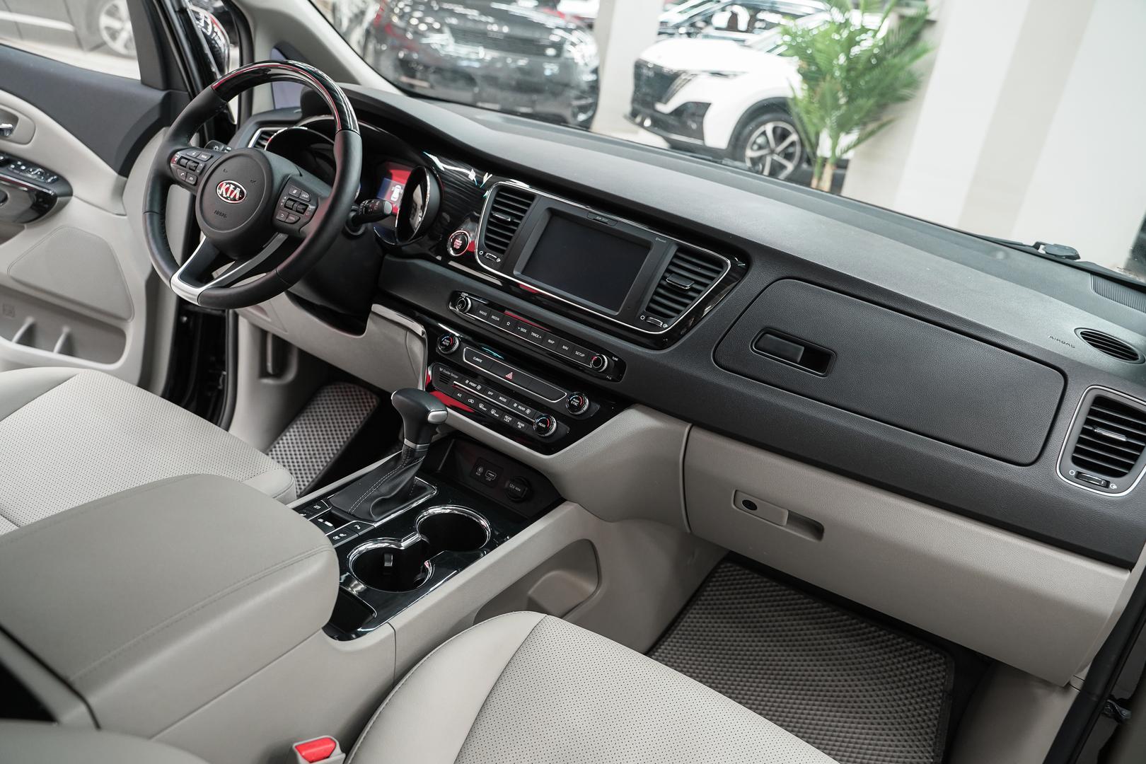 Kia Carnival 2020, черный, ДЦ Орехово