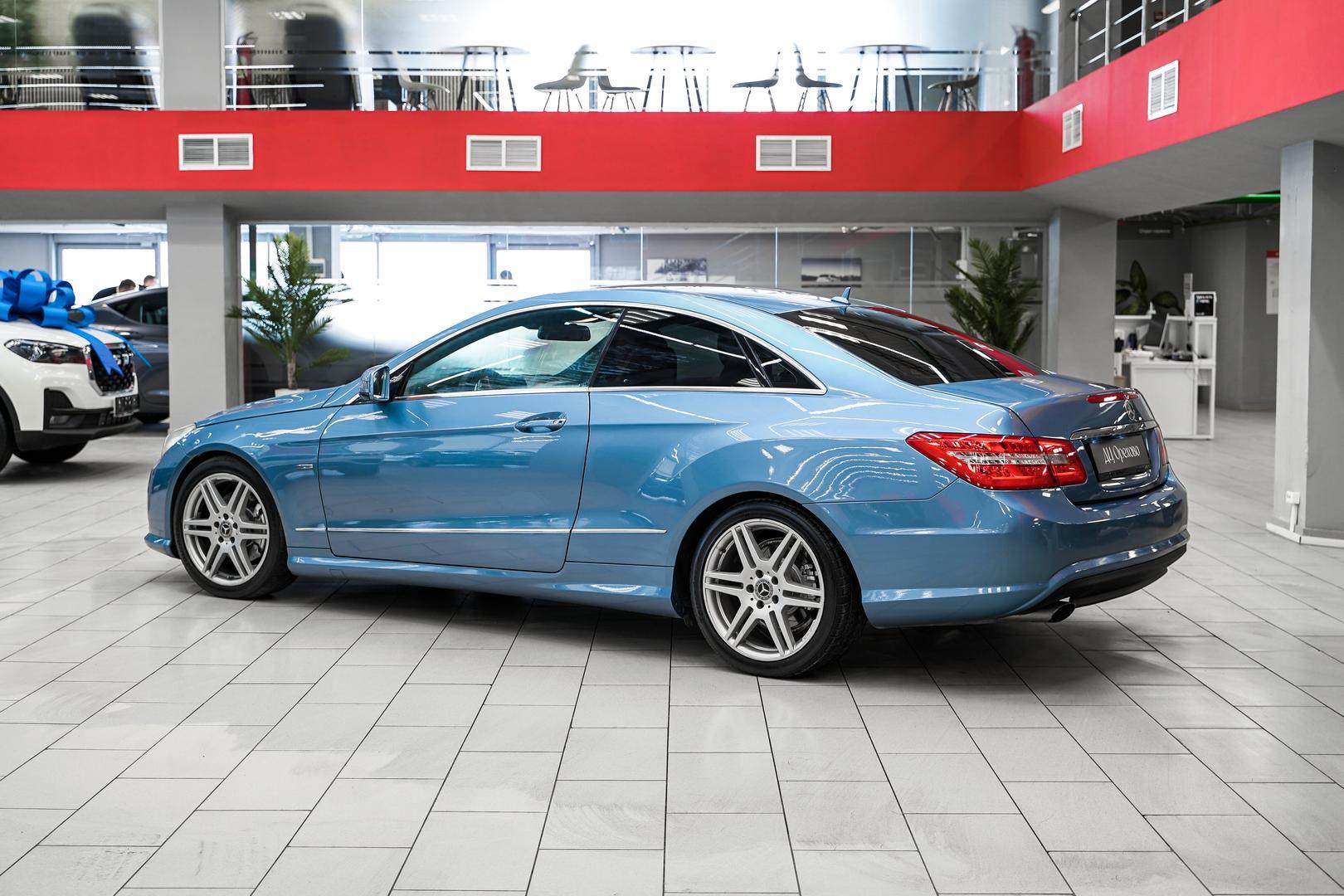 Mercedes-Benz E-Класс 2012, голубой, ДЦ Орехово