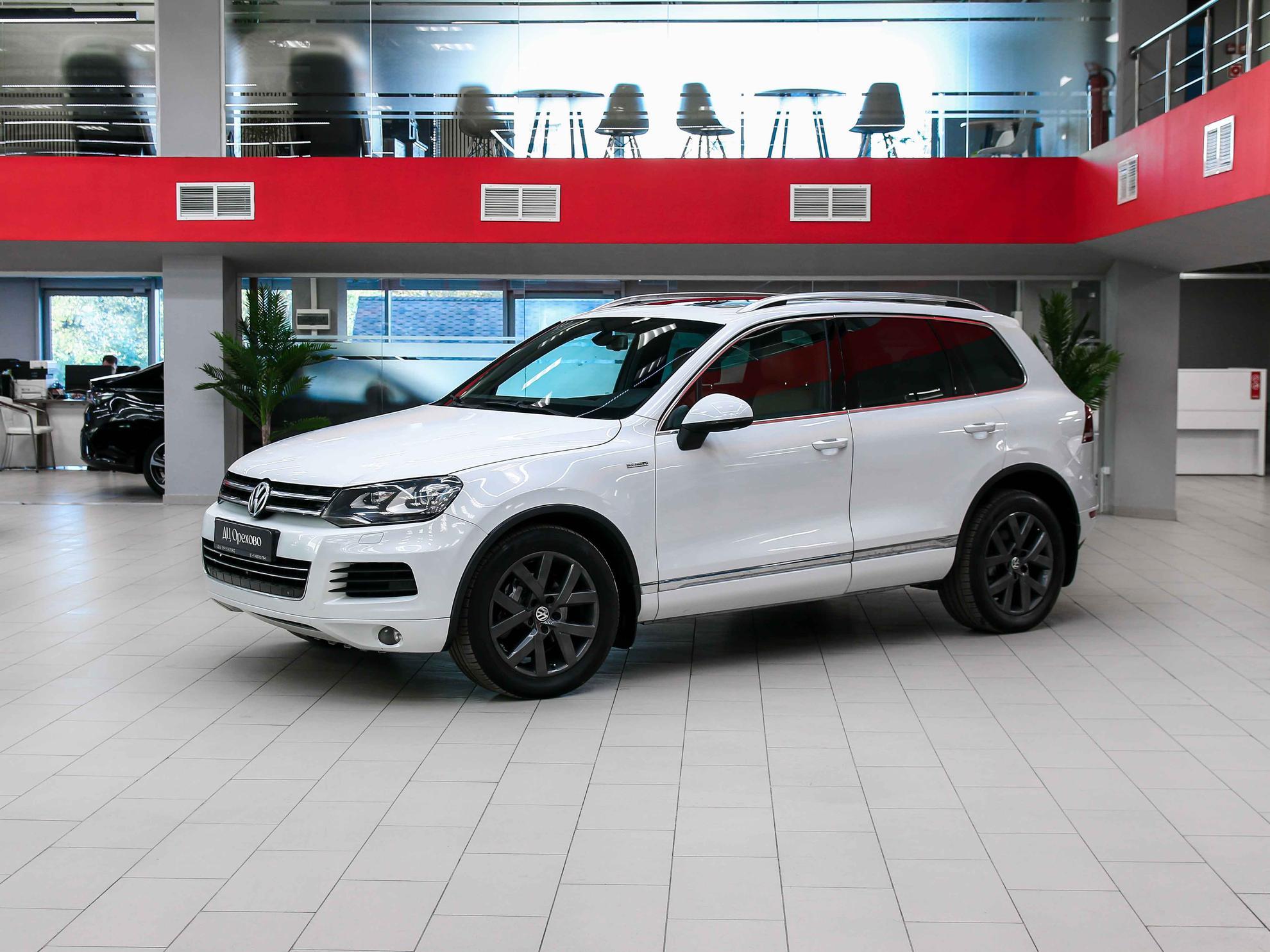 Volkswagen Touareg 2013, белый, ДЦ Орехово