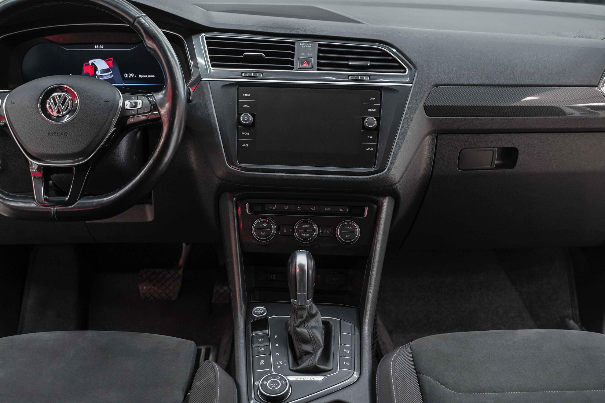 Volkswagen Tiguan 2017, белый, ДЦ Орехово