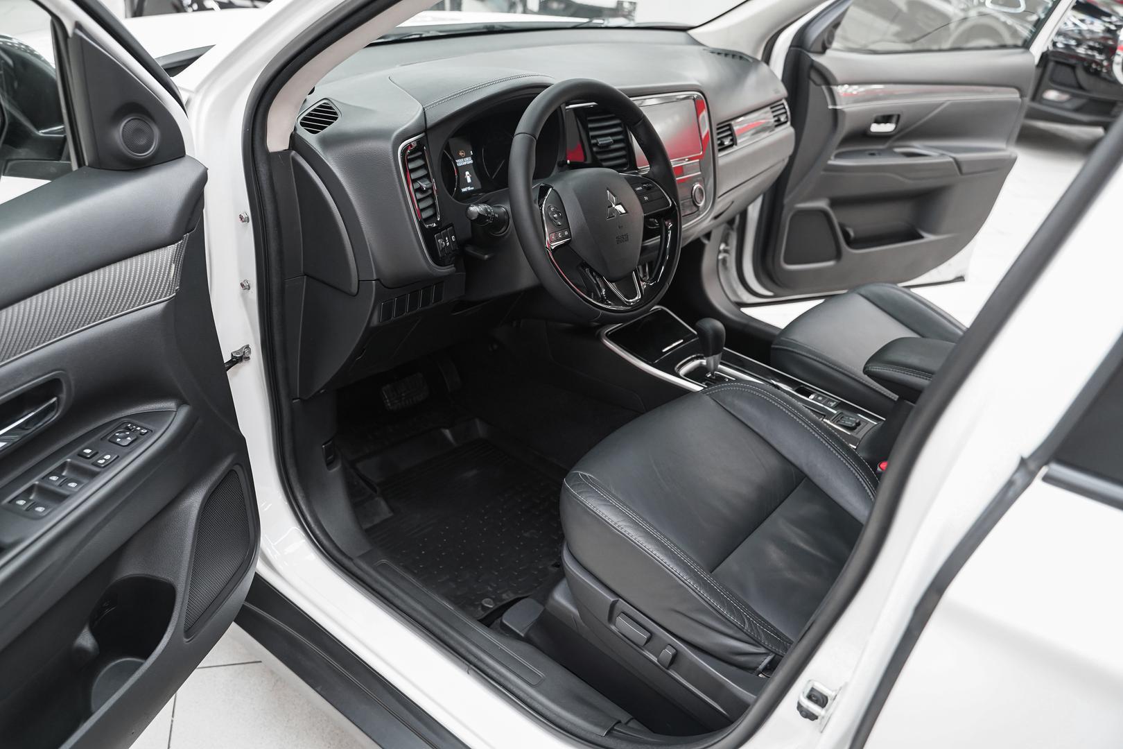 Mitsubishi Outlander 2019, белый, ДЦ Орехово