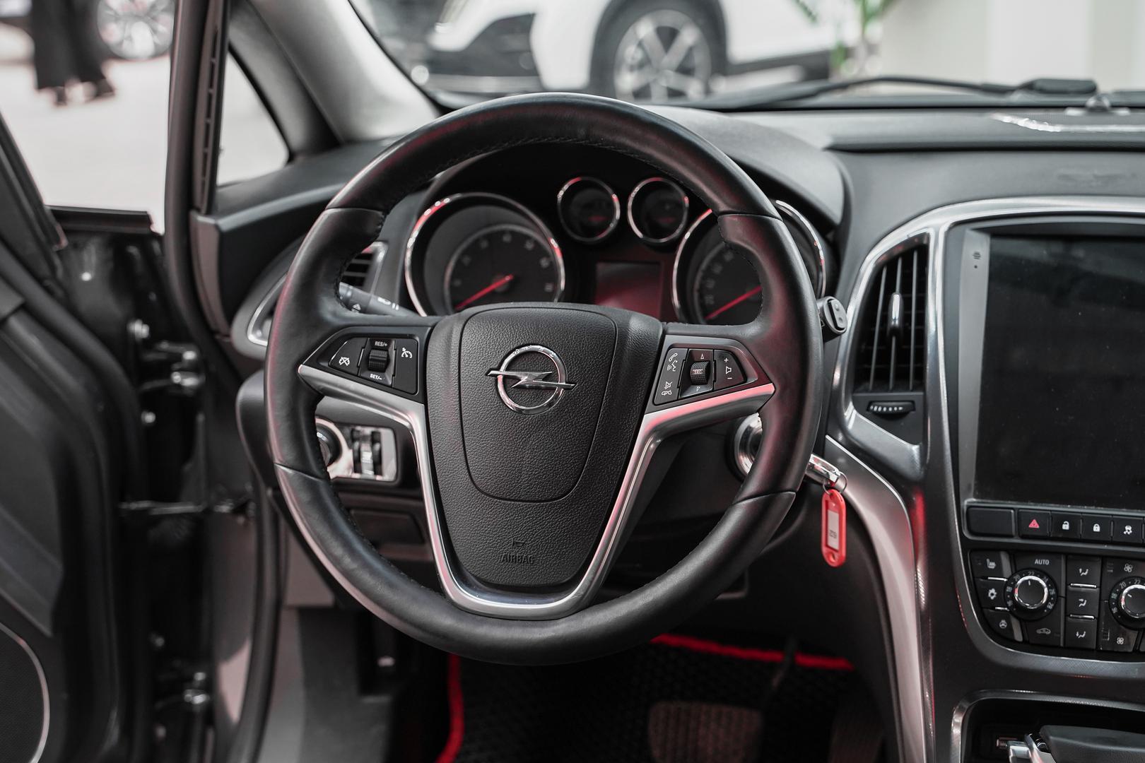 Opel Astra 2011, серый, ДЦ Орехово