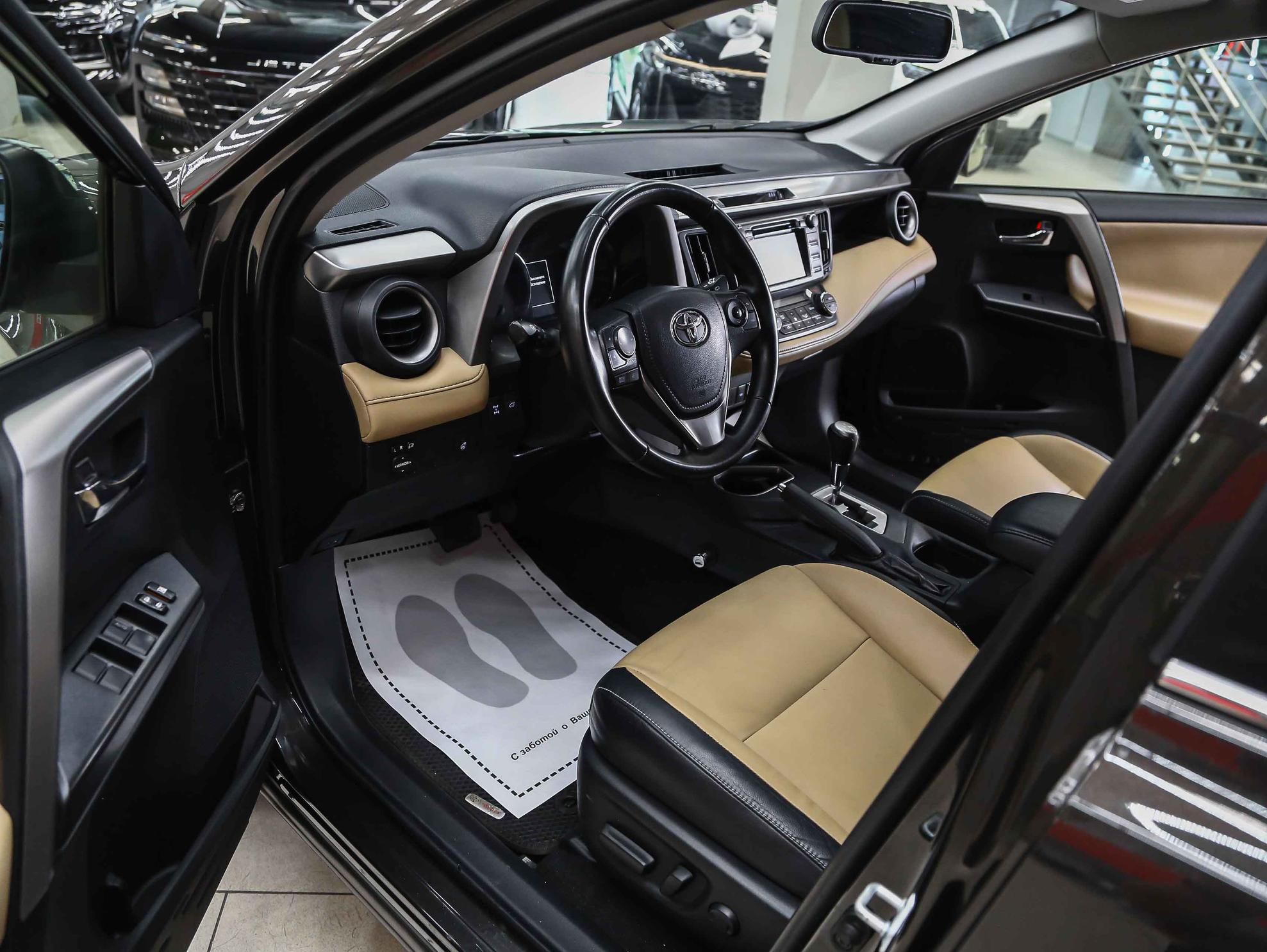 Toyota RAV4 2016, черный, ДЦ Орехово
