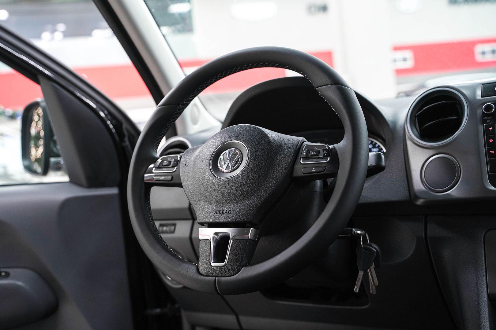Volkswagen Amarok 2013, черный, ДЦ Орехово