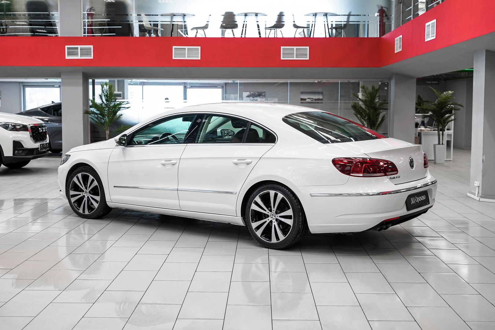 Volkswagen Passat CC 2012, белый, ДЦ Орехово