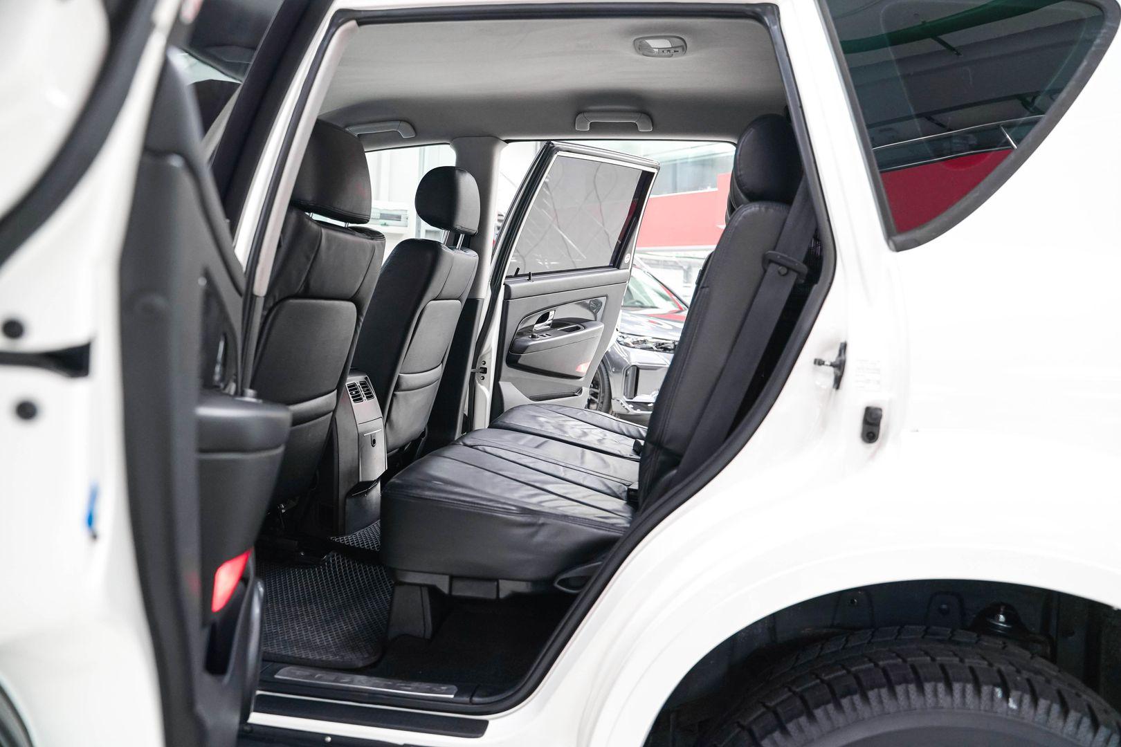 SsangYong Rexton 2012, белый, ДЦ Орехово