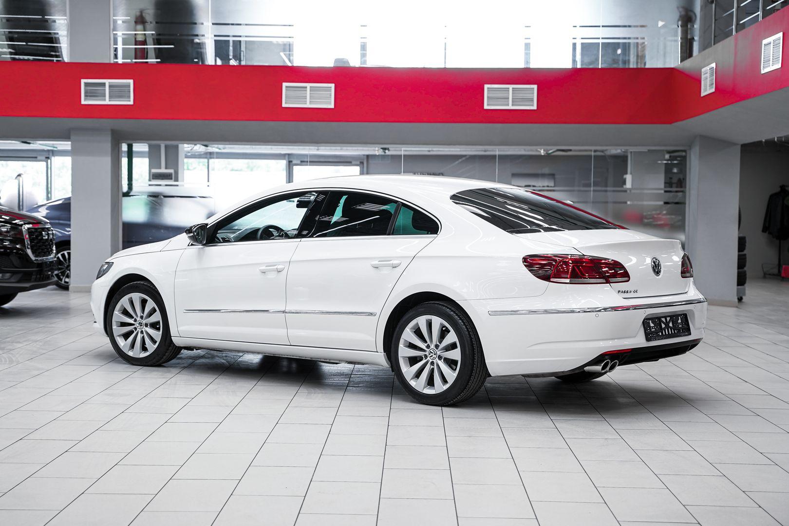 Volkswagen Passat CC 2013, белый, ДЦ Орехово