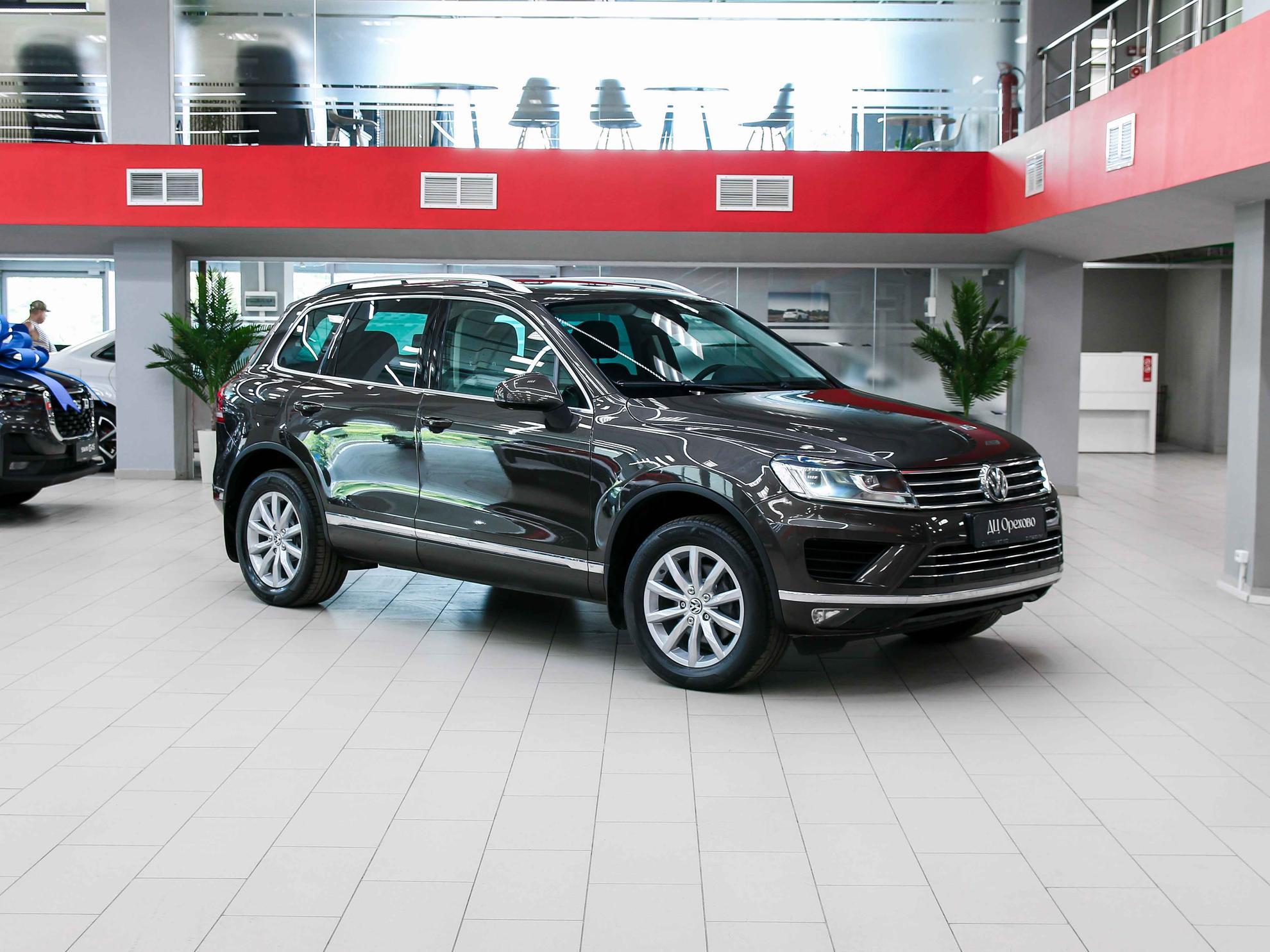 Volkswagen Touareg 2017, коричневый, ДЦ Орехово