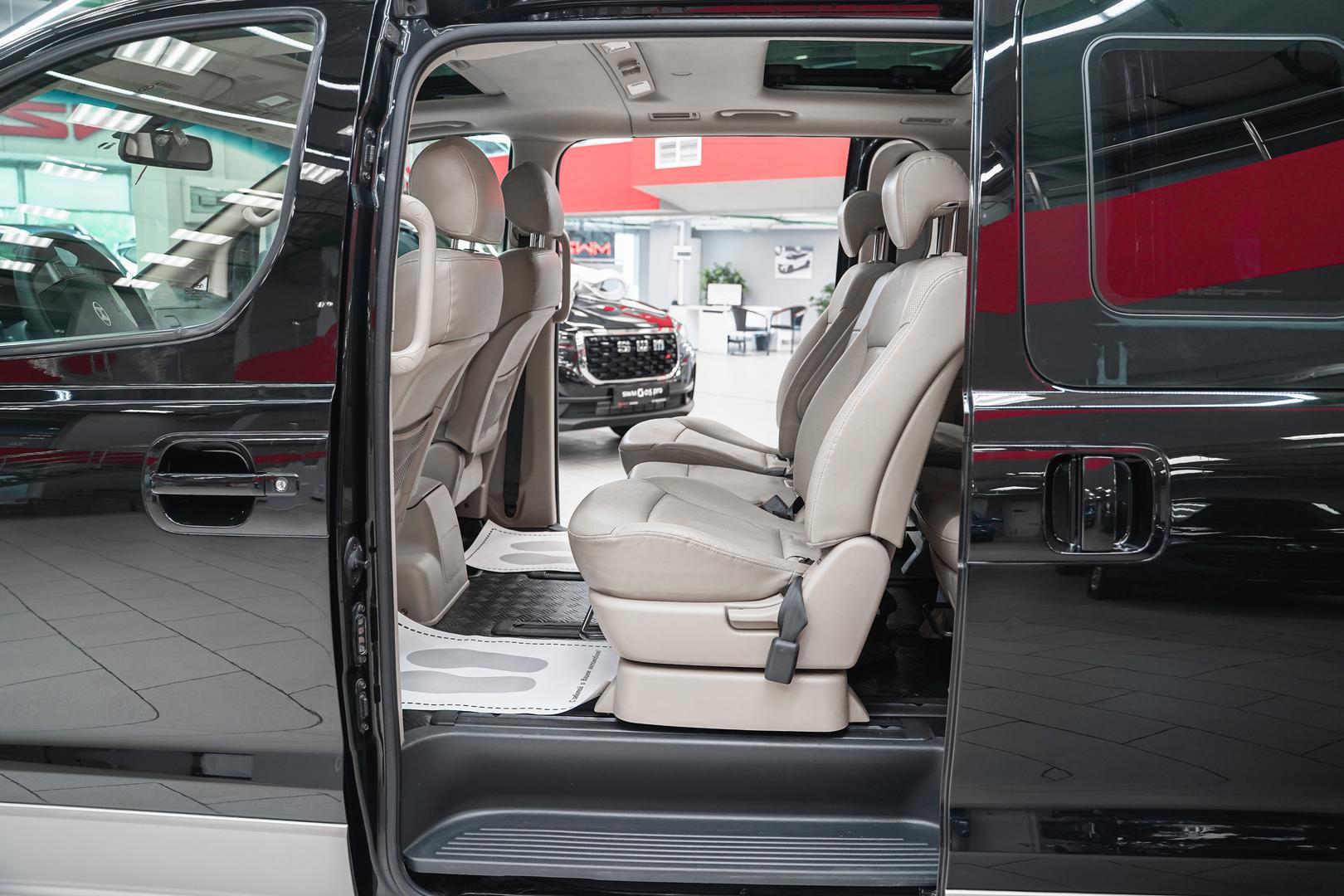 Hyundai Grand Starex 2011, черный, ДЦ Орехово
