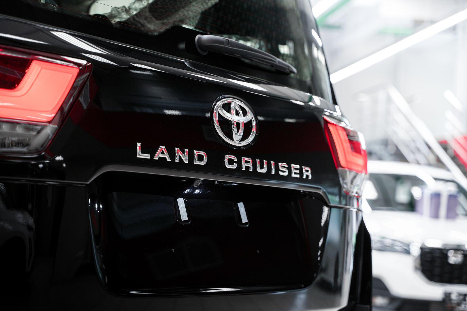Toyota Land Cruiser 2024, черный, ДЦ Орехово