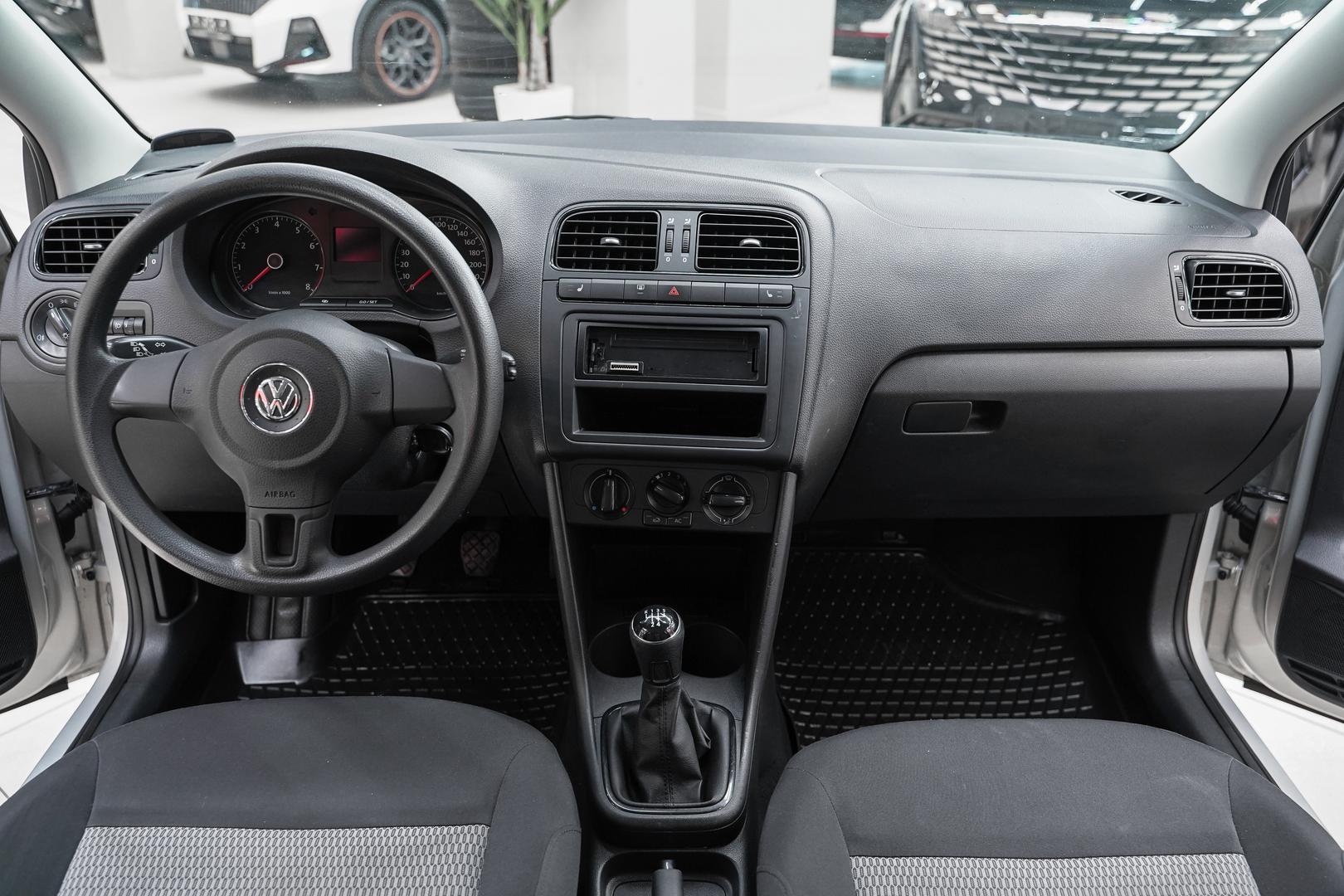 Volkswagen Polo 2012, серебряный, ДЦ Орехово