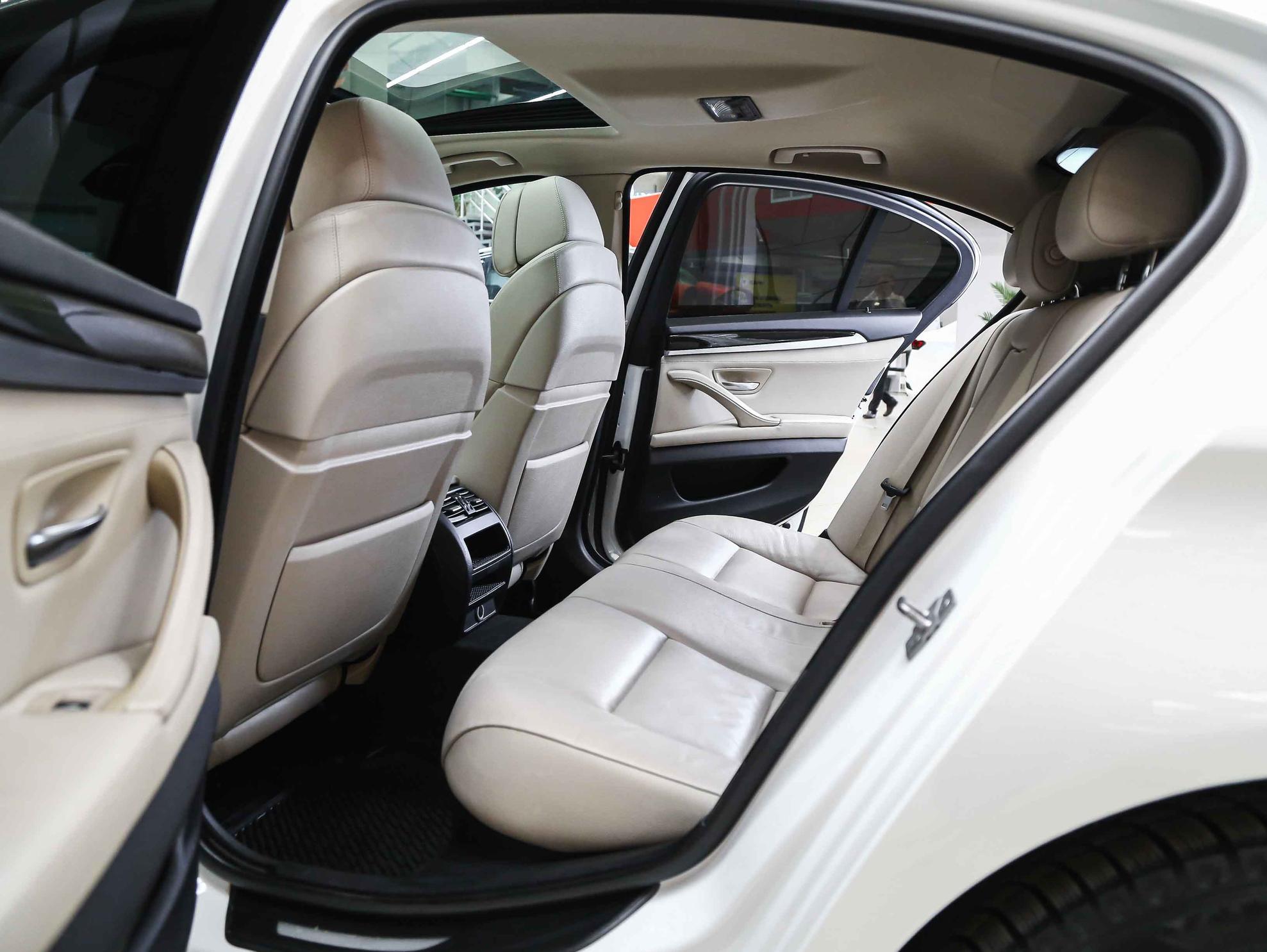 BMW 5 серии 2011, белый, ДЦ Орехово