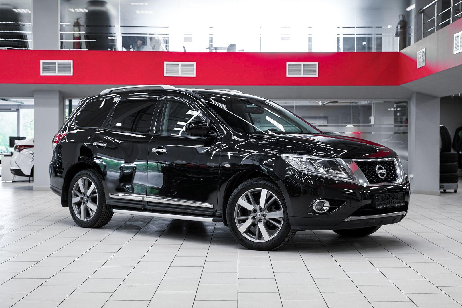 Nissan Pathfinder 2016, черный, ДЦ Орехово