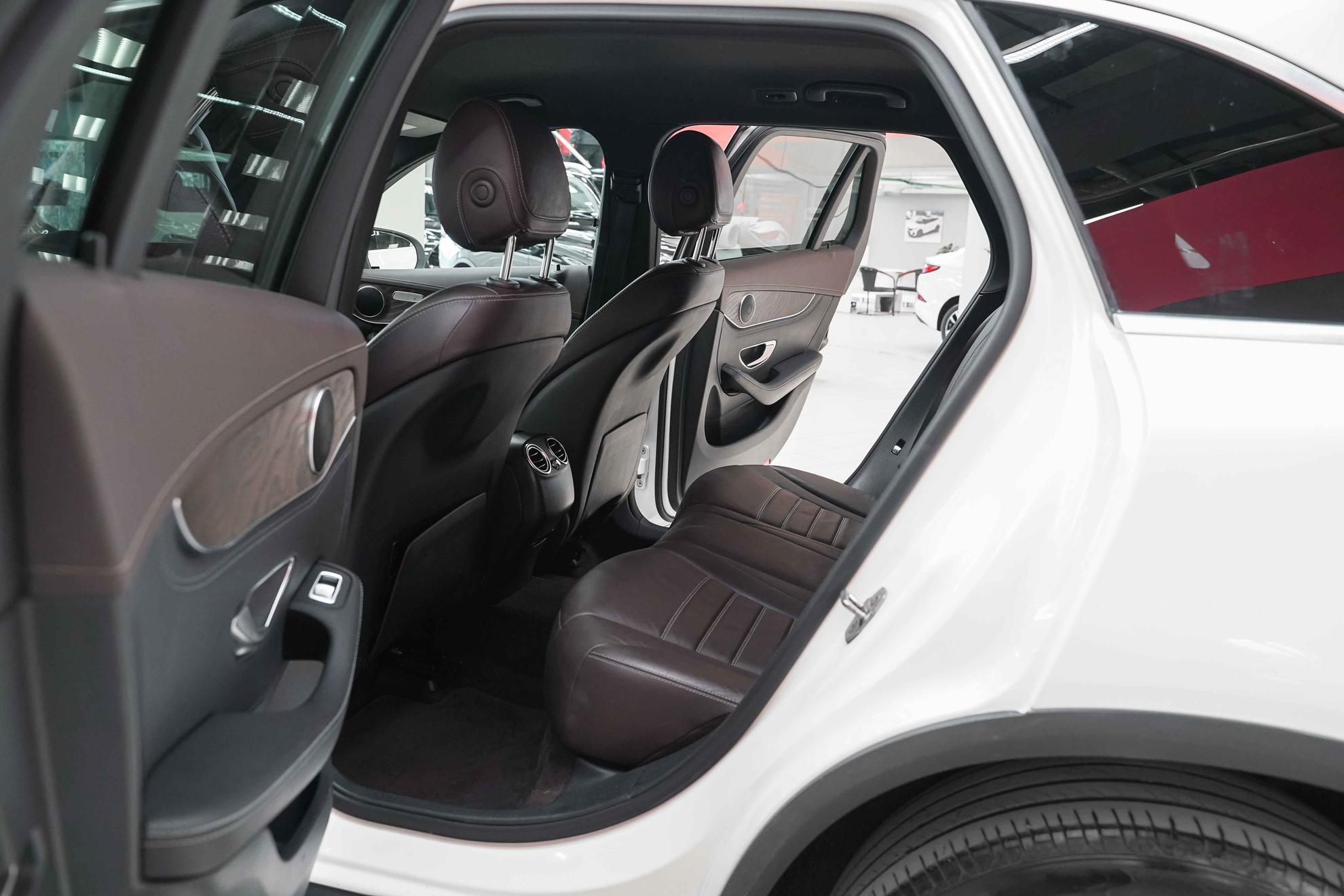 Mercedes-Benz GLC 2017, белый, ДЦ Орехово