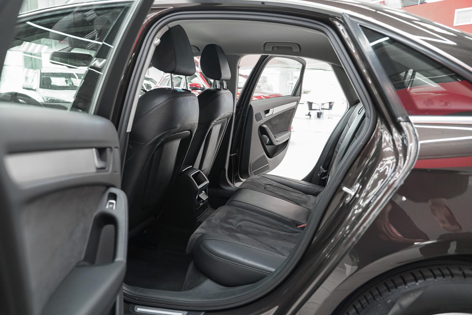 Audi A4 2013, коричневый, ДЦ Орехово
