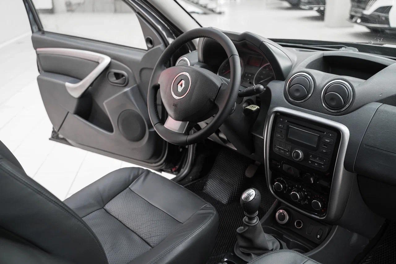 Renault Duster 2012, черный, ДЦ Орехово