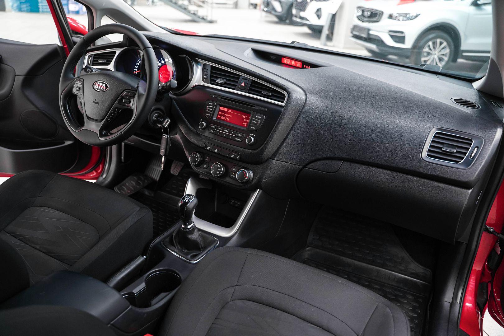 Kia Ceed 2018, красный, ДЦ Орехово