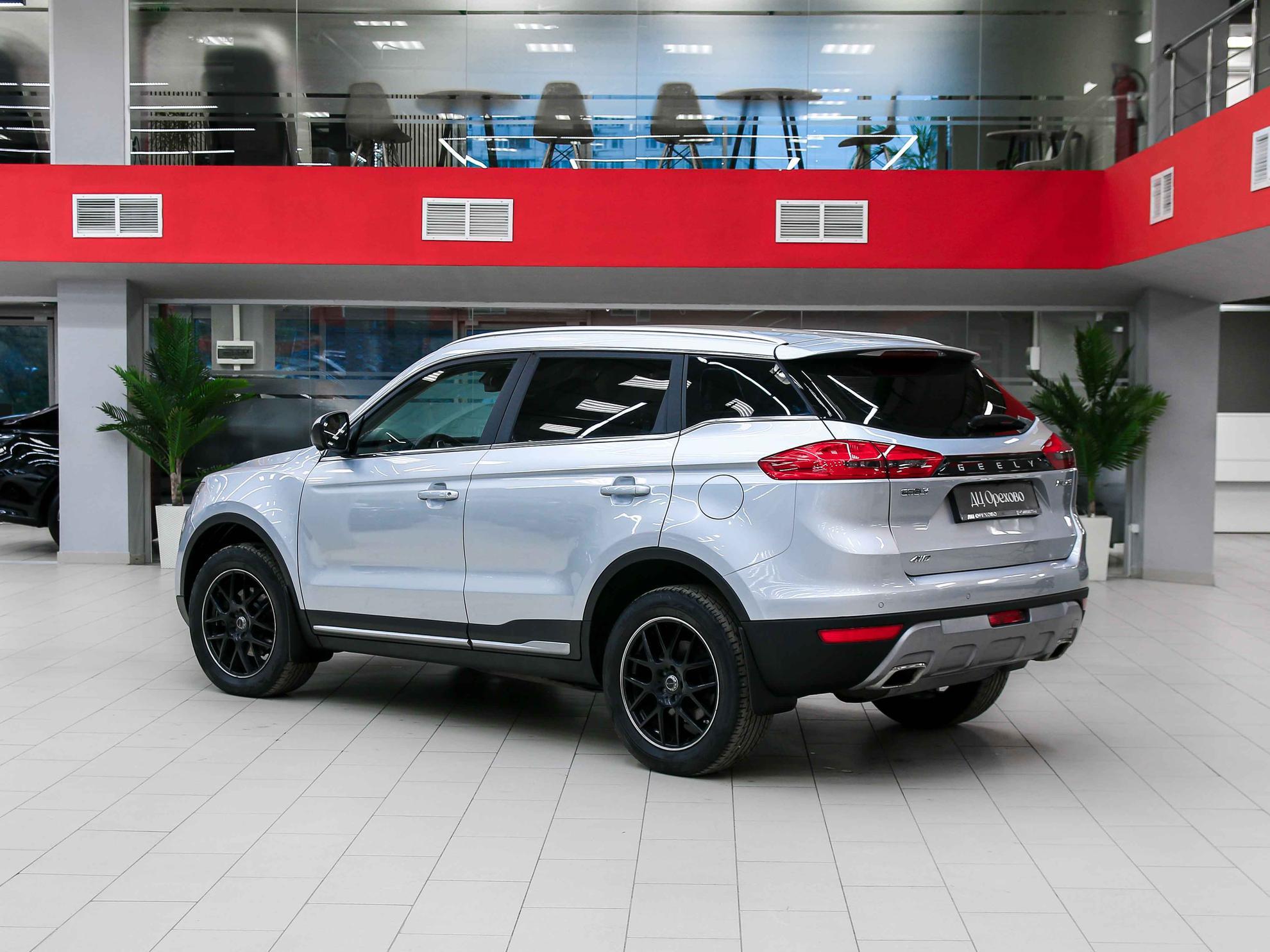 Geely Atlas 2021, серебряный, ДЦ Орехово