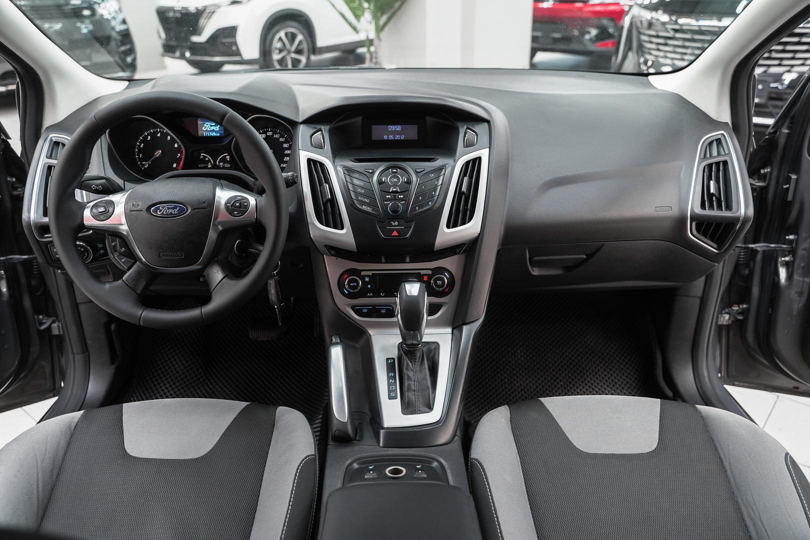 Ford Focus 2012, серый, ДЦ Орехово