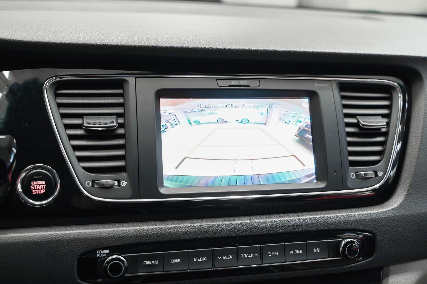 Kia Carnival 2017, серый, ДЦ Орехово