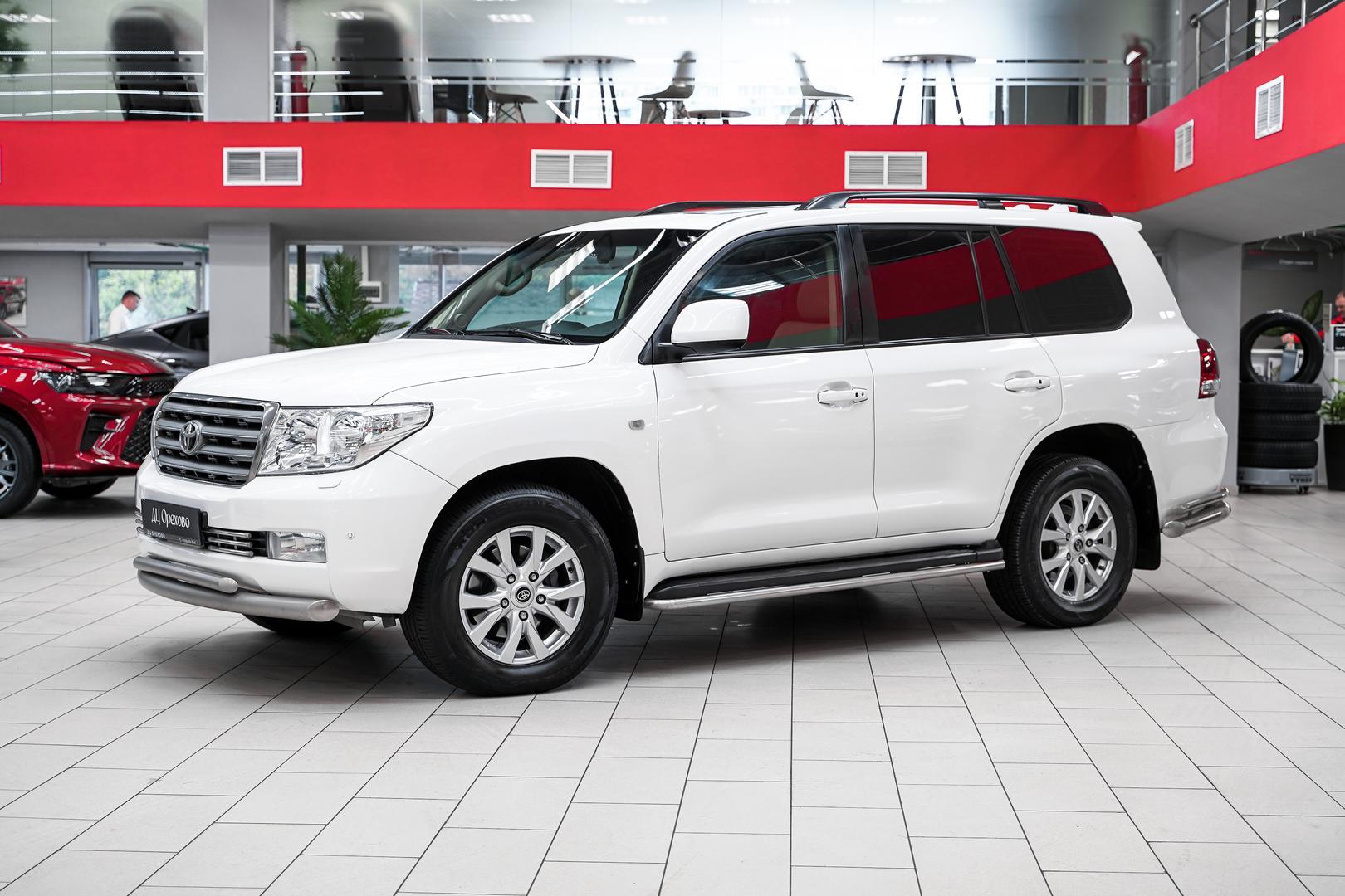 Toyota Land Cruiser 2011, белый, ДЦ Орехово