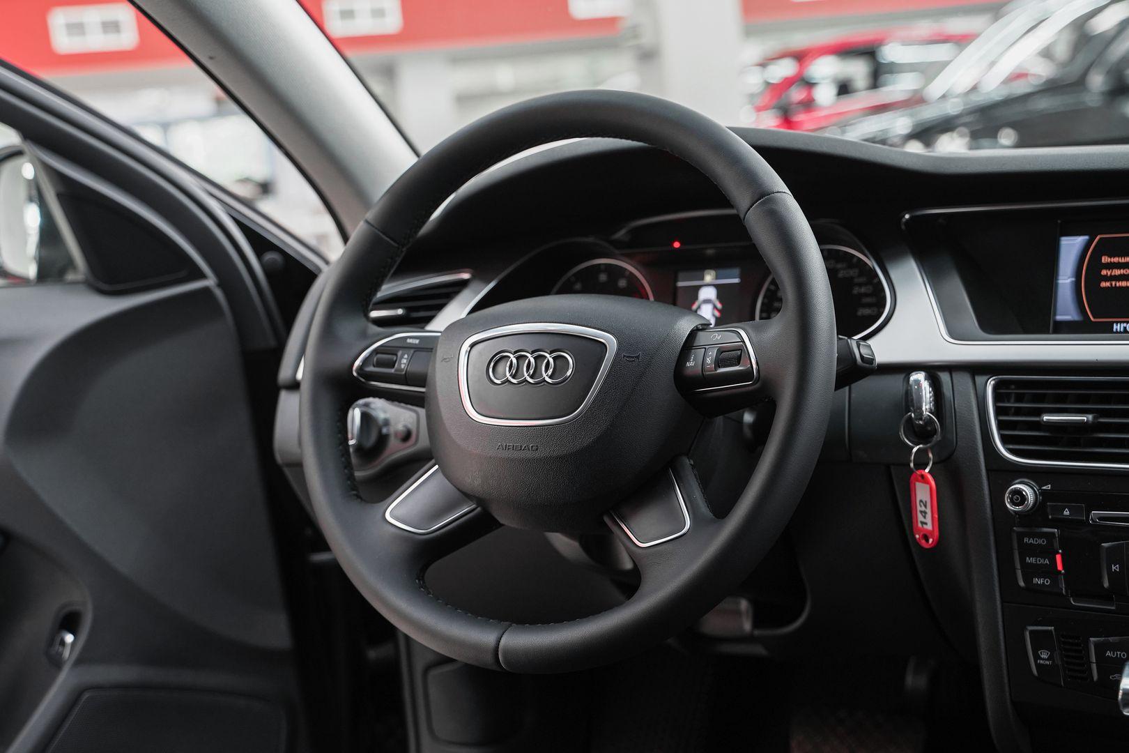 Audi A4 2012, черный, ДЦ Орехово