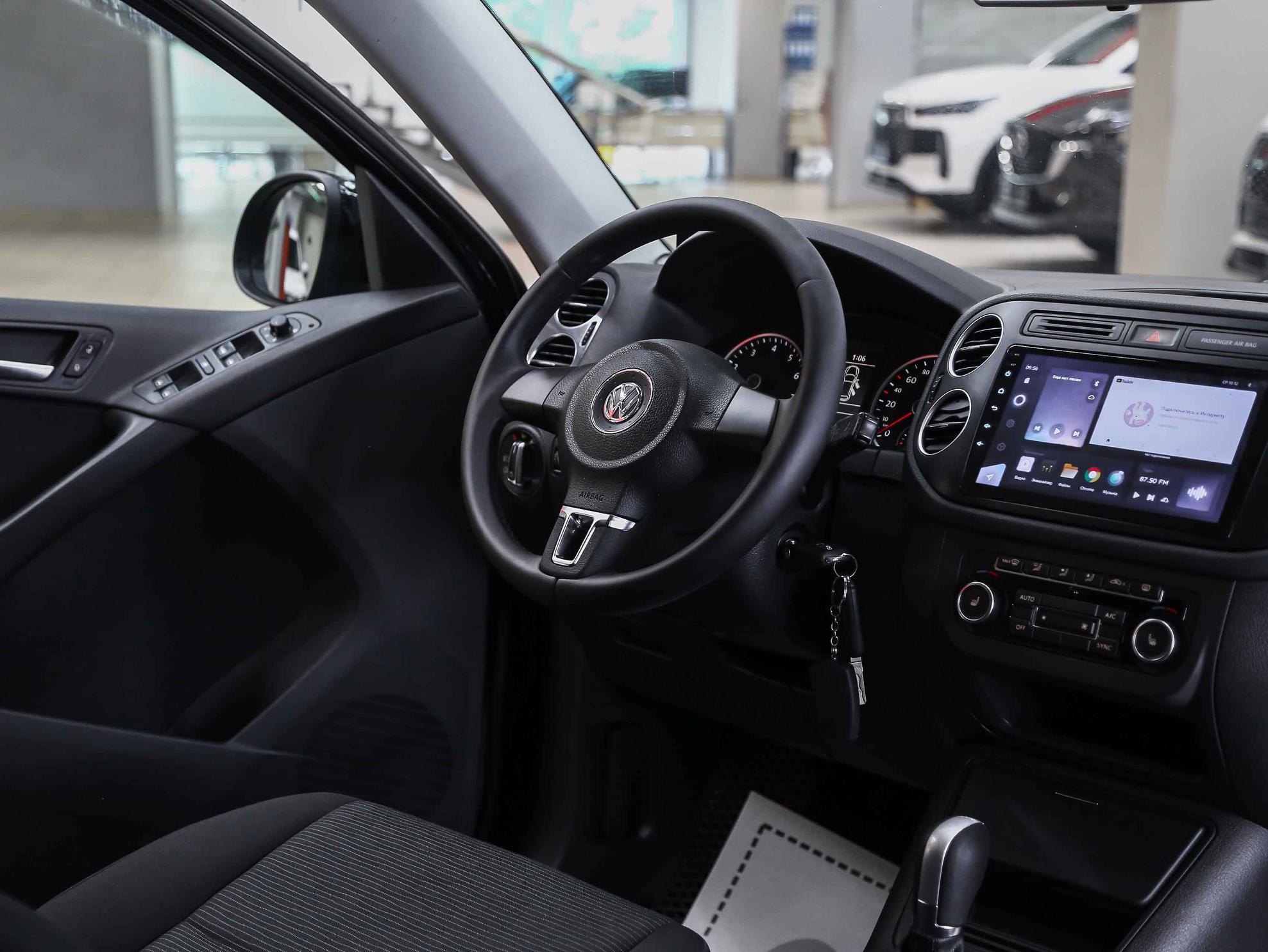 Volkswagen Tiguan 2012, черный, ДЦ Орехово