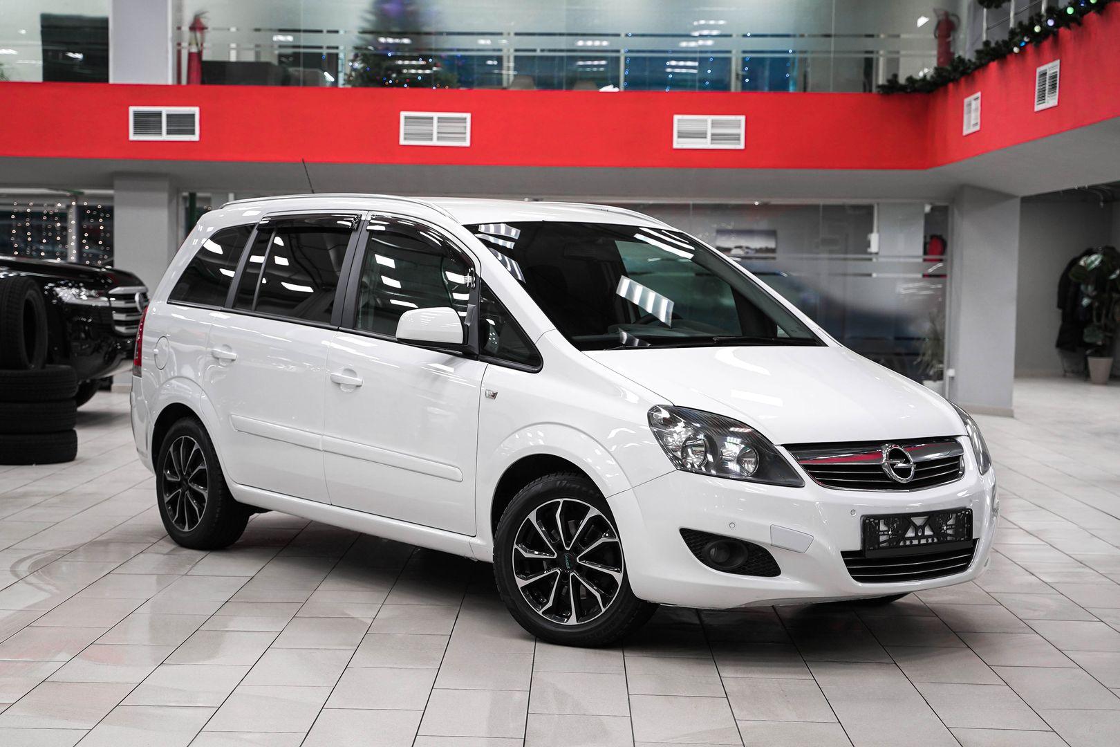 Opel Zafira 2012, белый, ДЦ Орехово