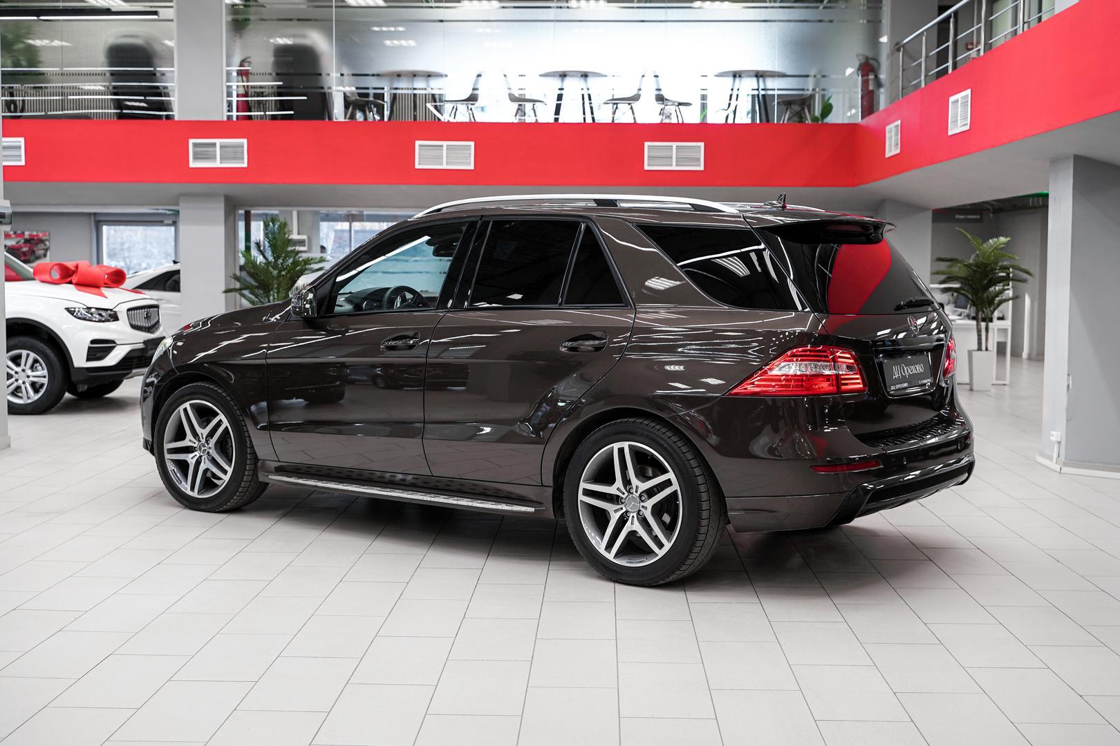 Mercedes-Benz M-Класс 2012, коричневый, ДЦ Орехово