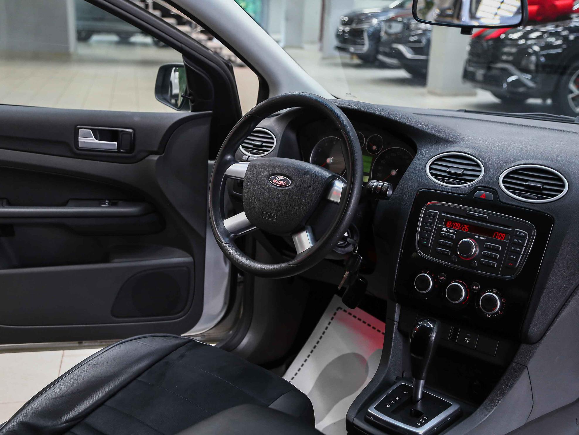 Ford Focus 2007, серебряный, ДЦ Орехово