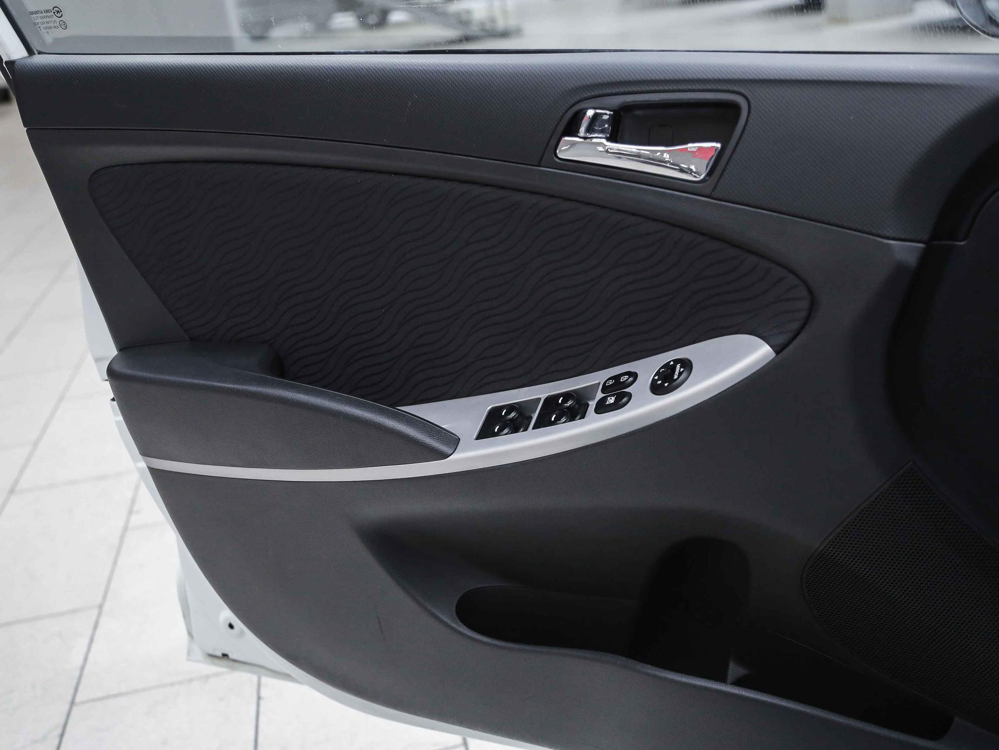 Hyundai Solaris 2014, белый, ДЦ Орехово