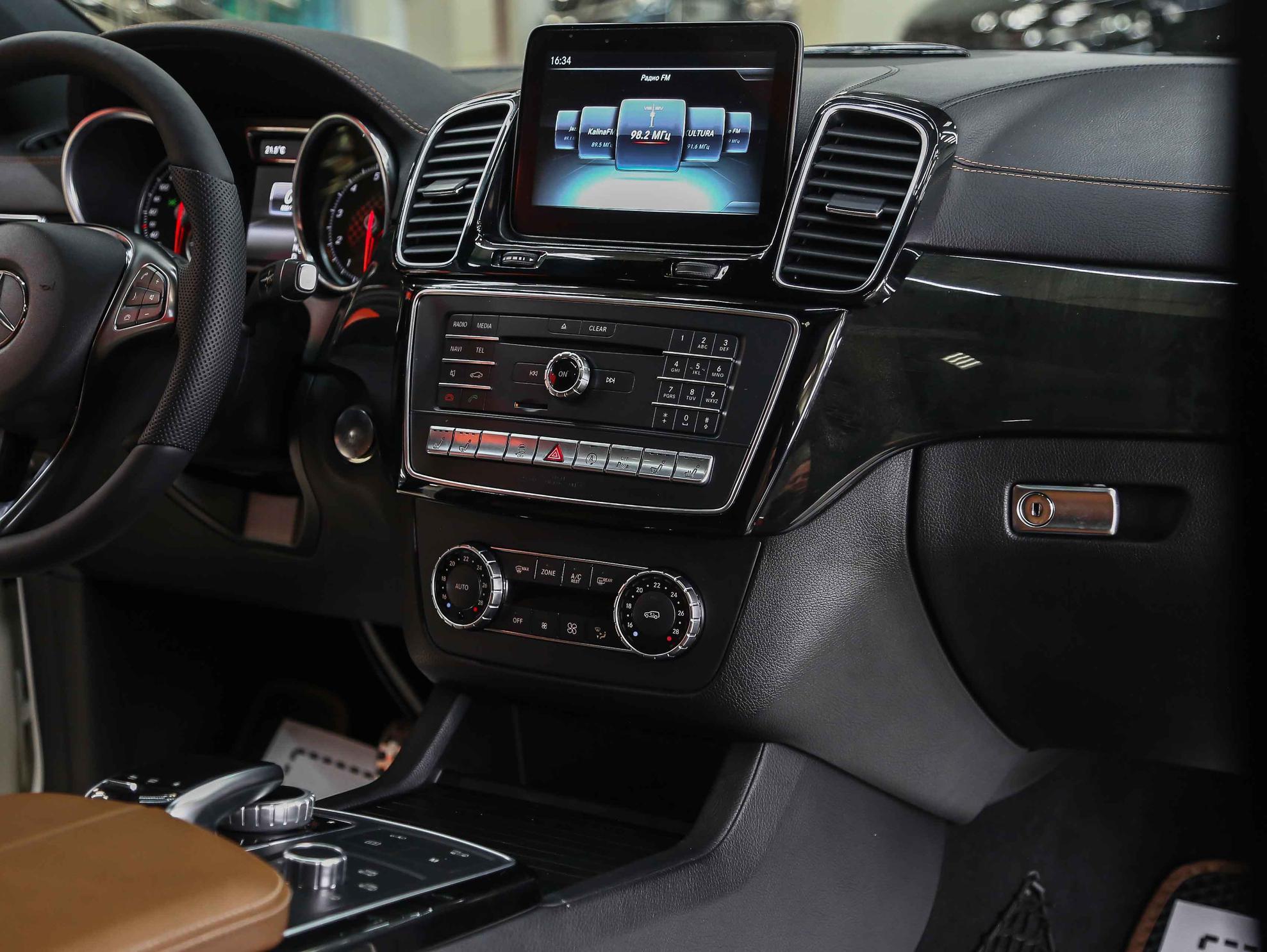 Mercedes-Benz GLE Coupe 2016, белый, ДЦ Орехово