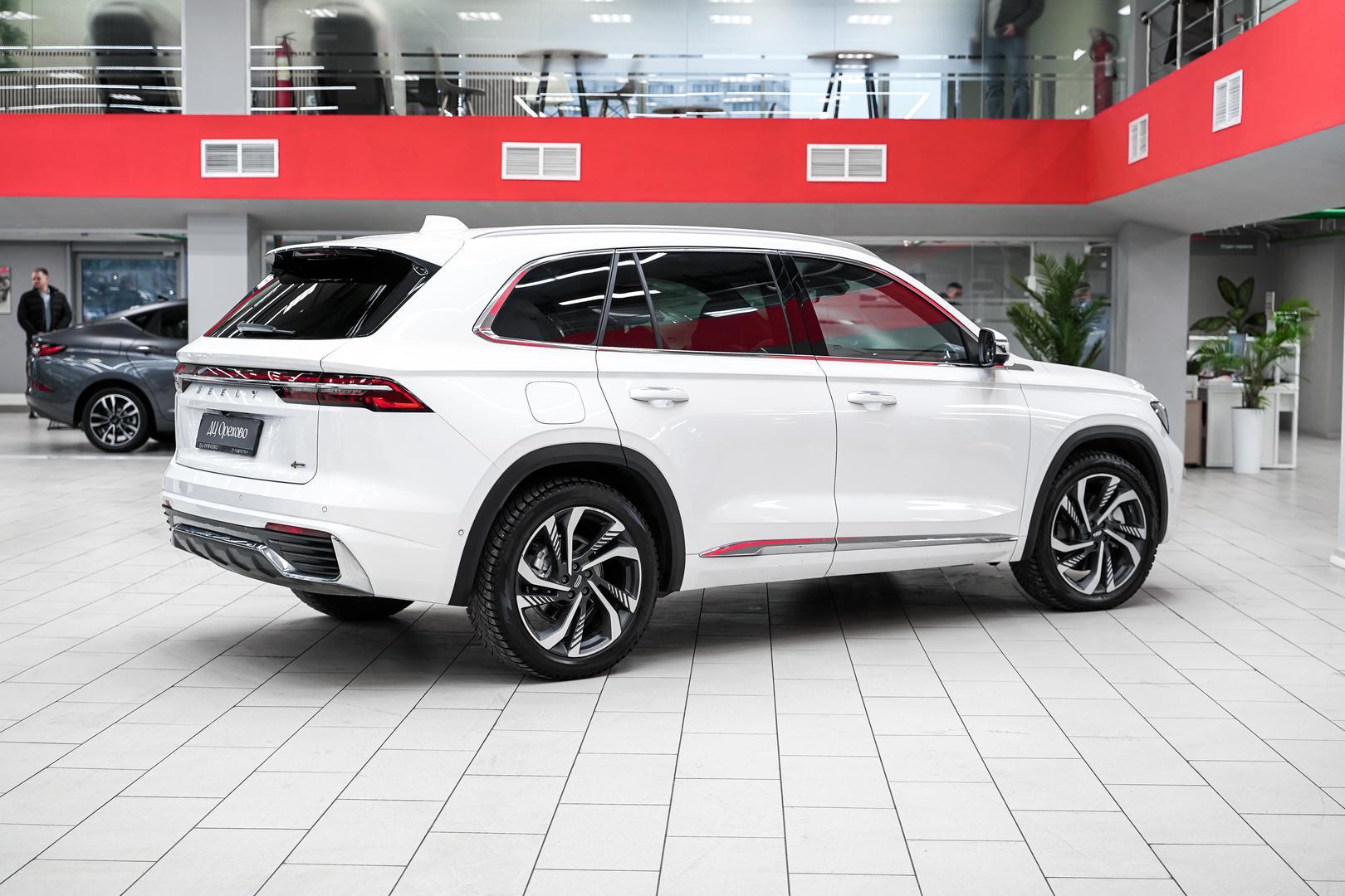 Geely Monjaro 2022, белый, ДЦ Орехово