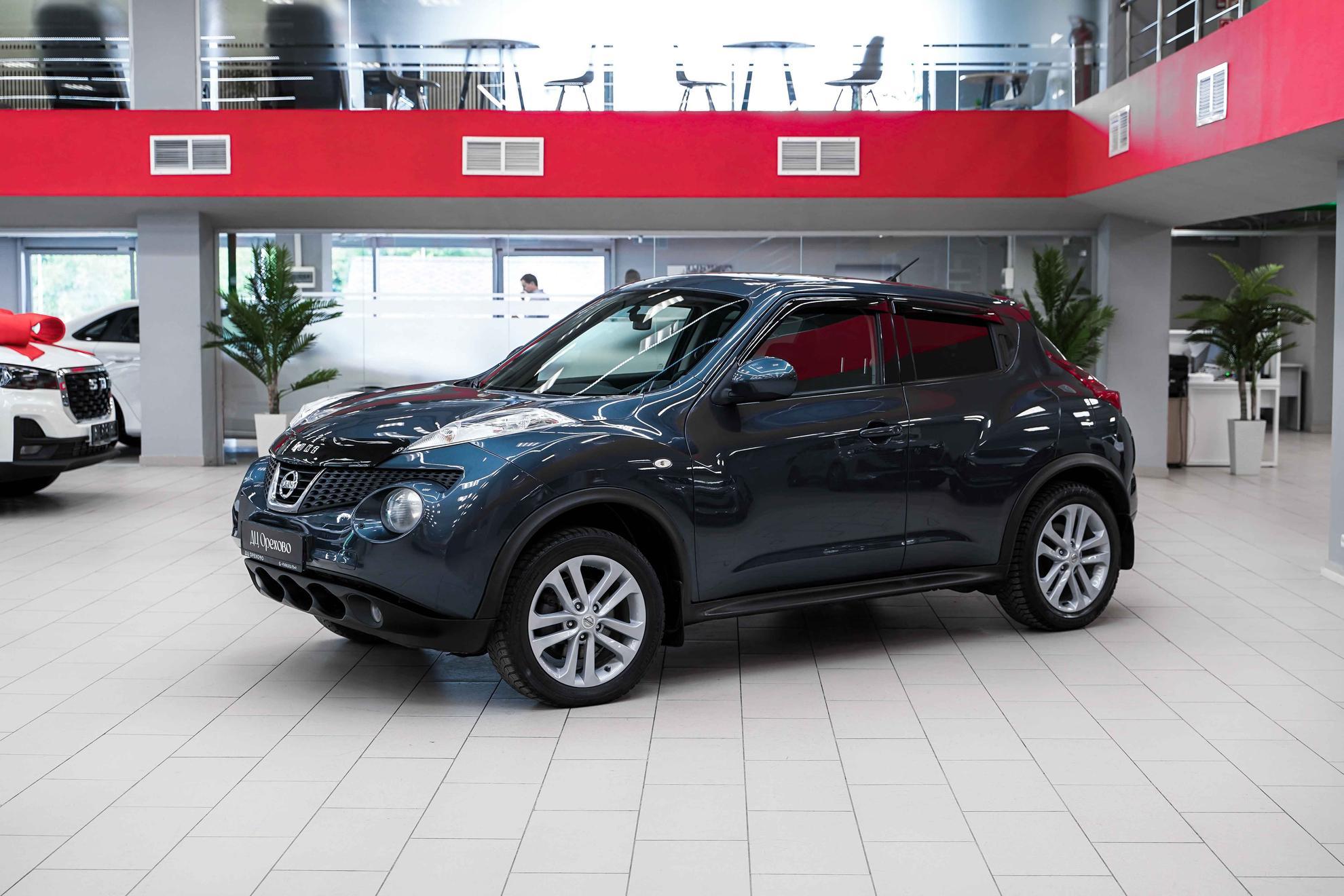 Nissan Juke 2012, синий, ДЦ Орехово