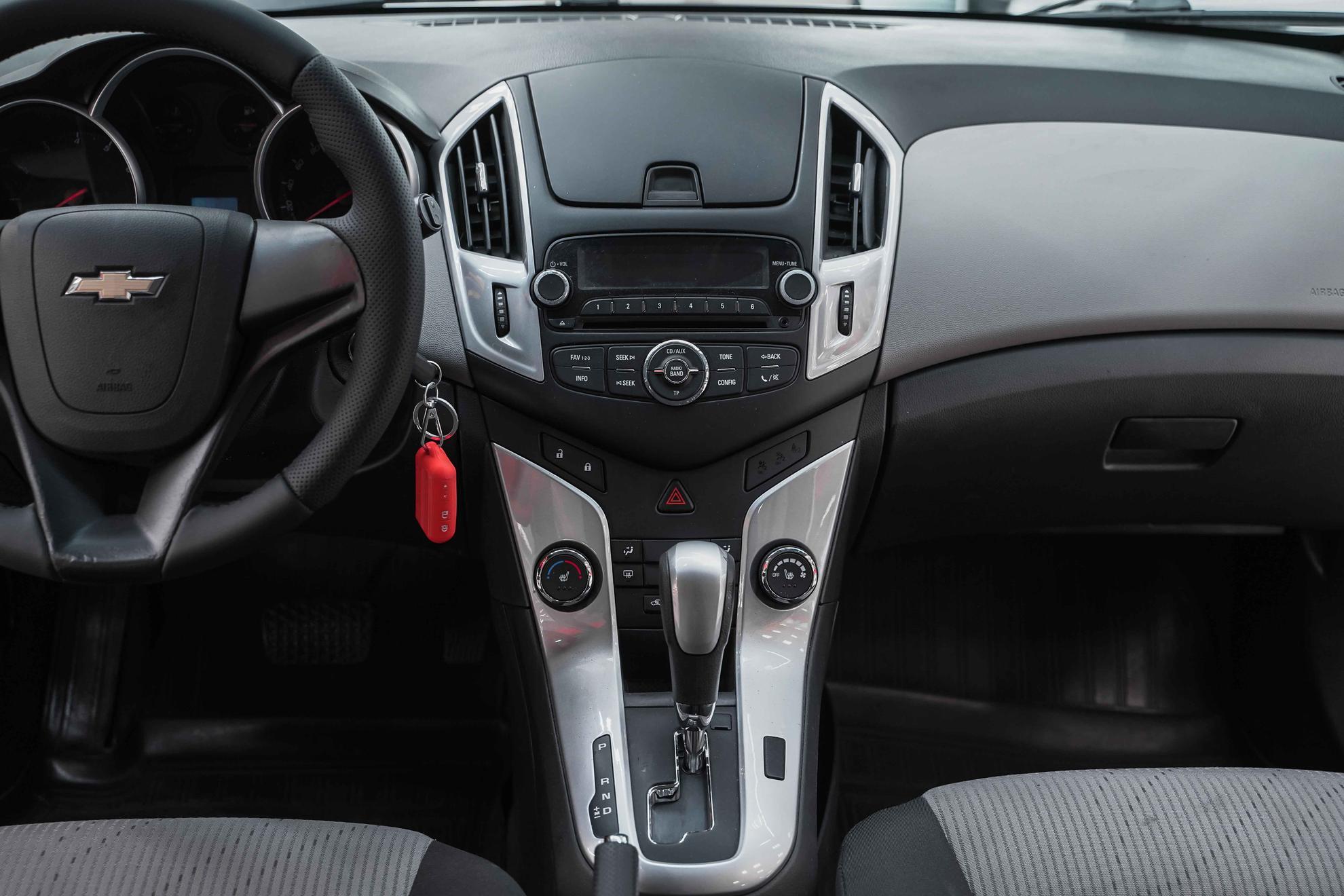 Chevrolet Cruze 2014, белый, ДЦ Орехово