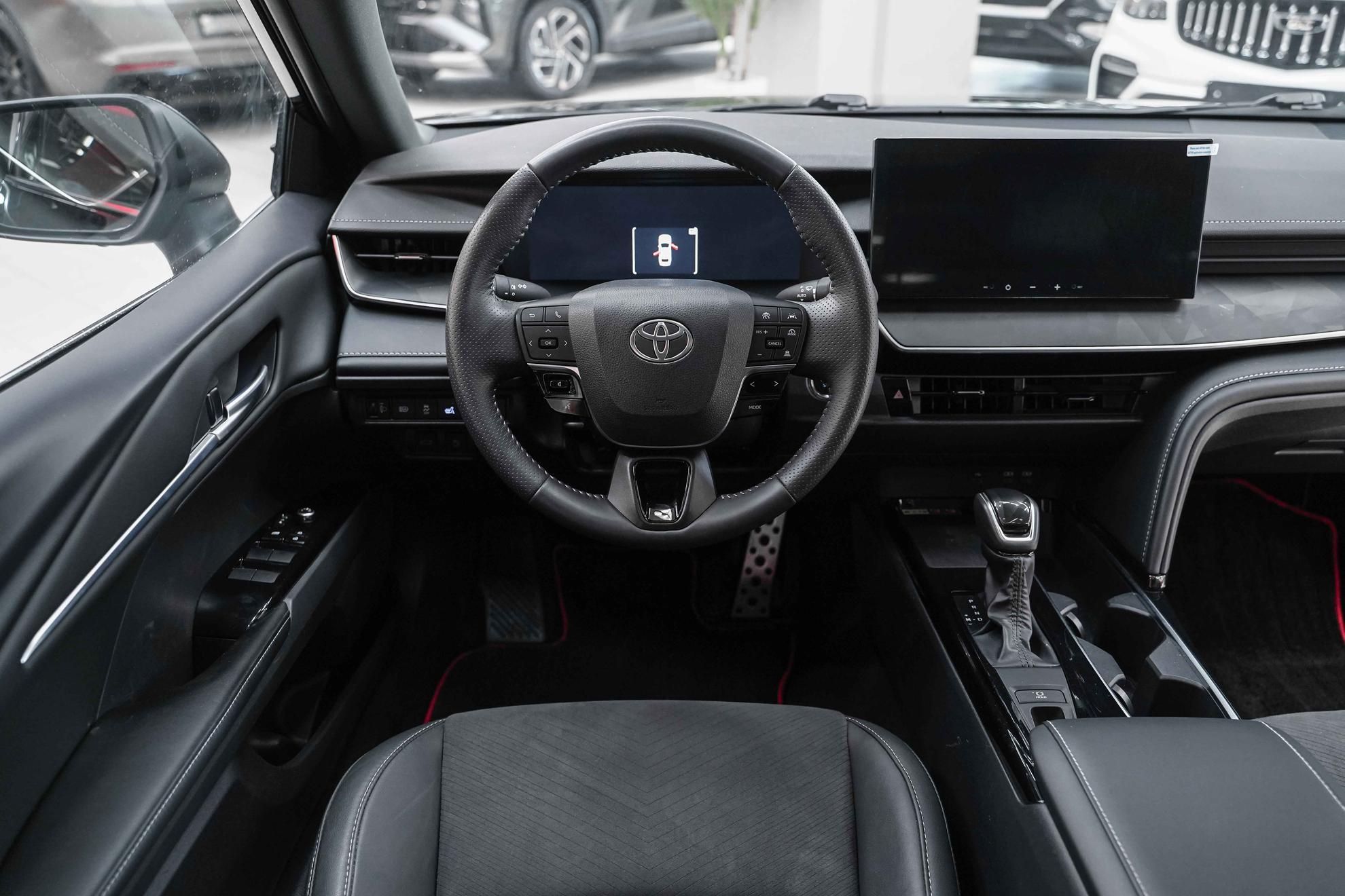 Toyota Camry 2024, черный, ДЦ Орехово
