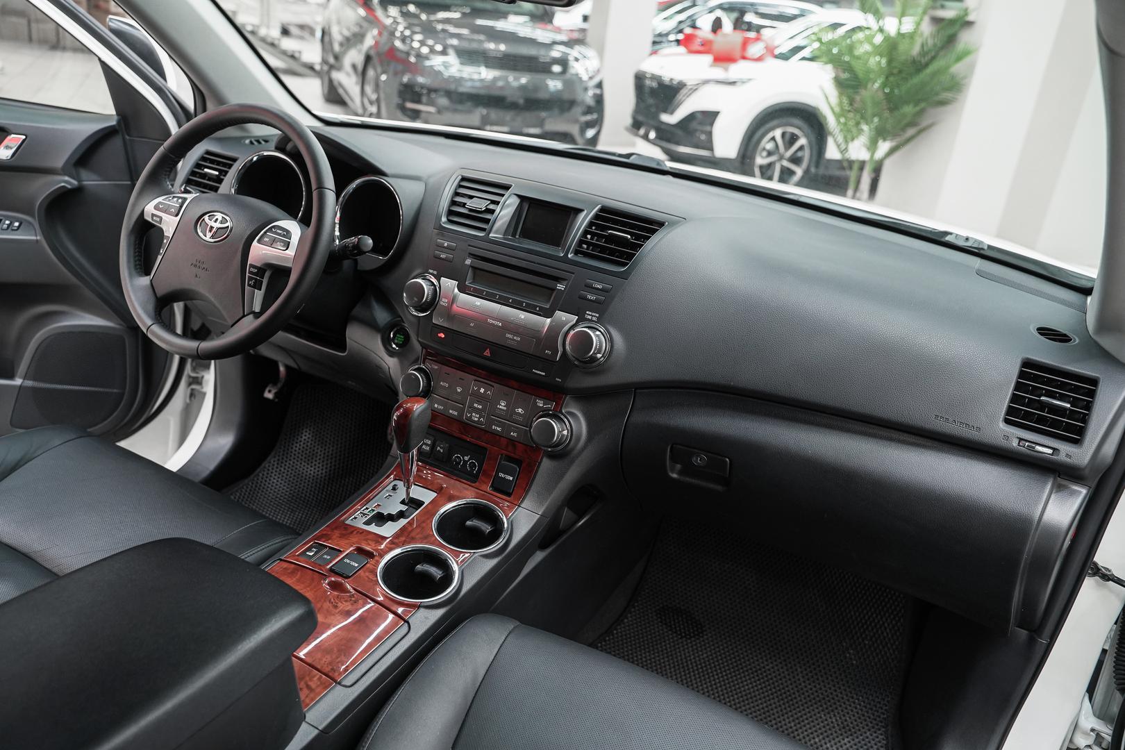 Toyota Highlander 2012, белый, ДЦ Орехово