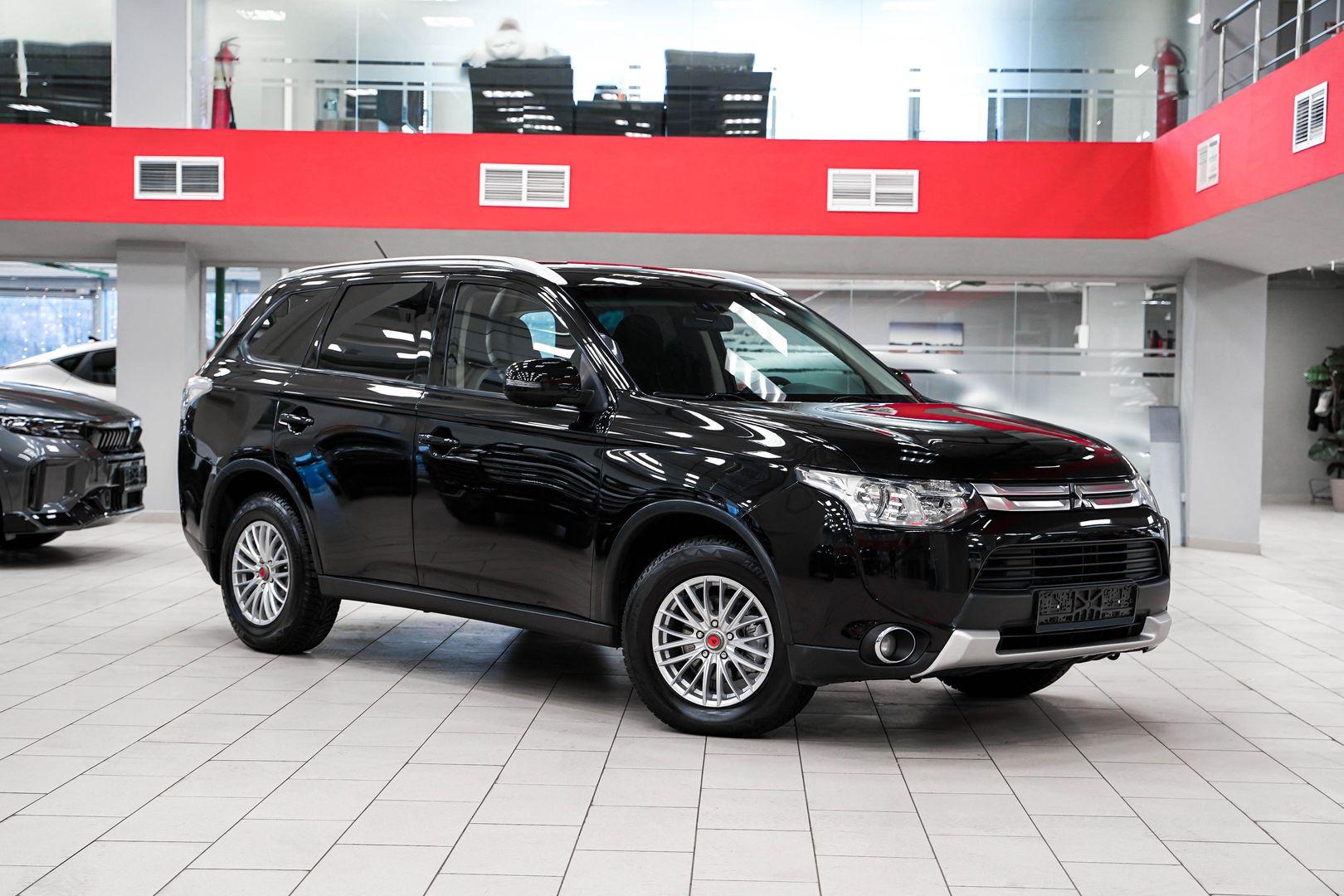 Mitsubishi Outlander 2014, черный, ДЦ Орехово