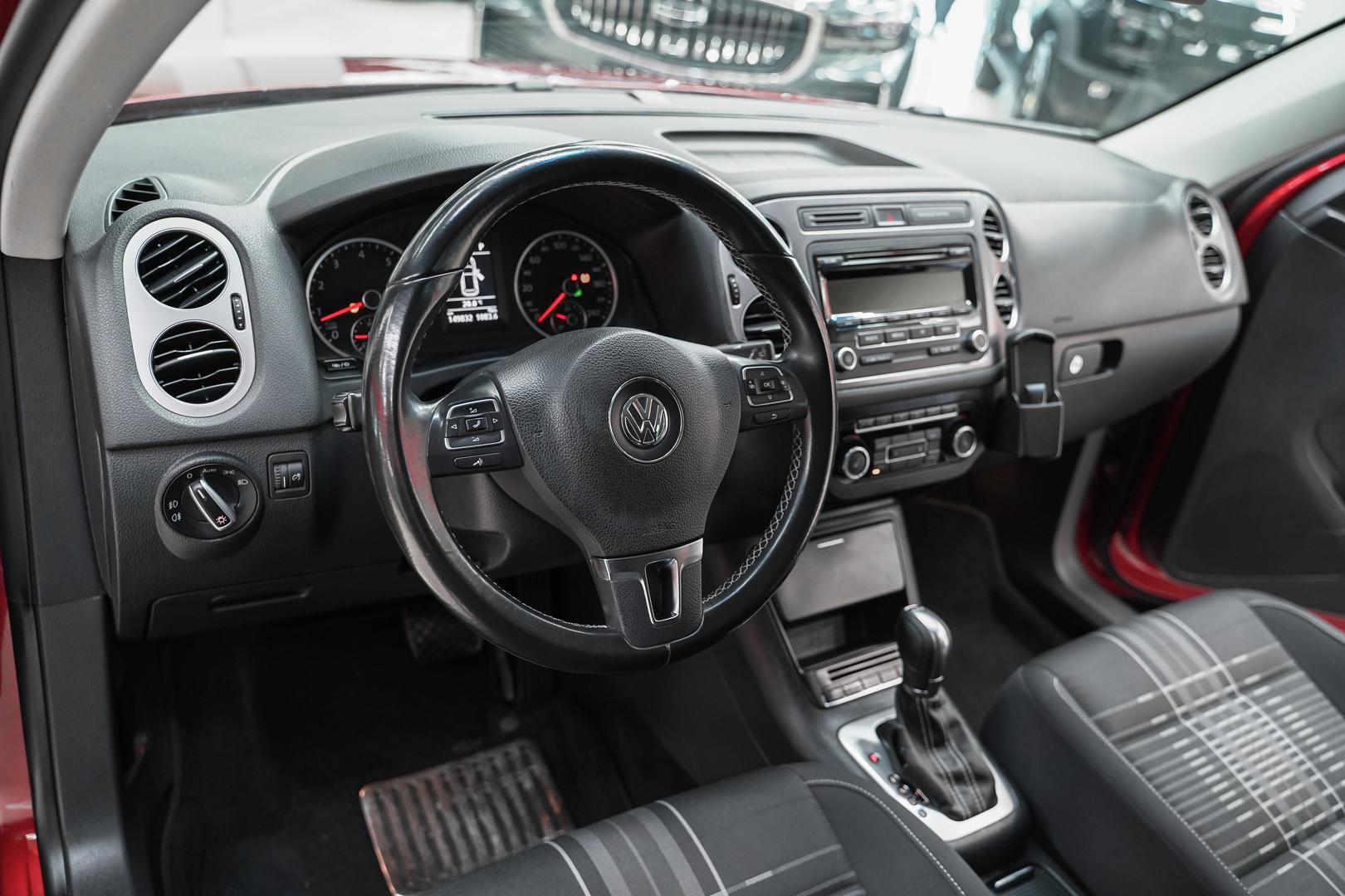 Volkswagen Tiguan 2015, красный, ДЦ Орехово