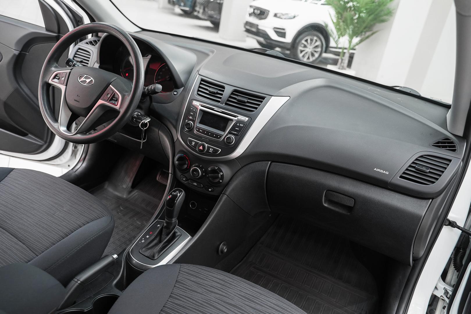 Hyundai Solaris 2016, белый, ДЦ Орехово