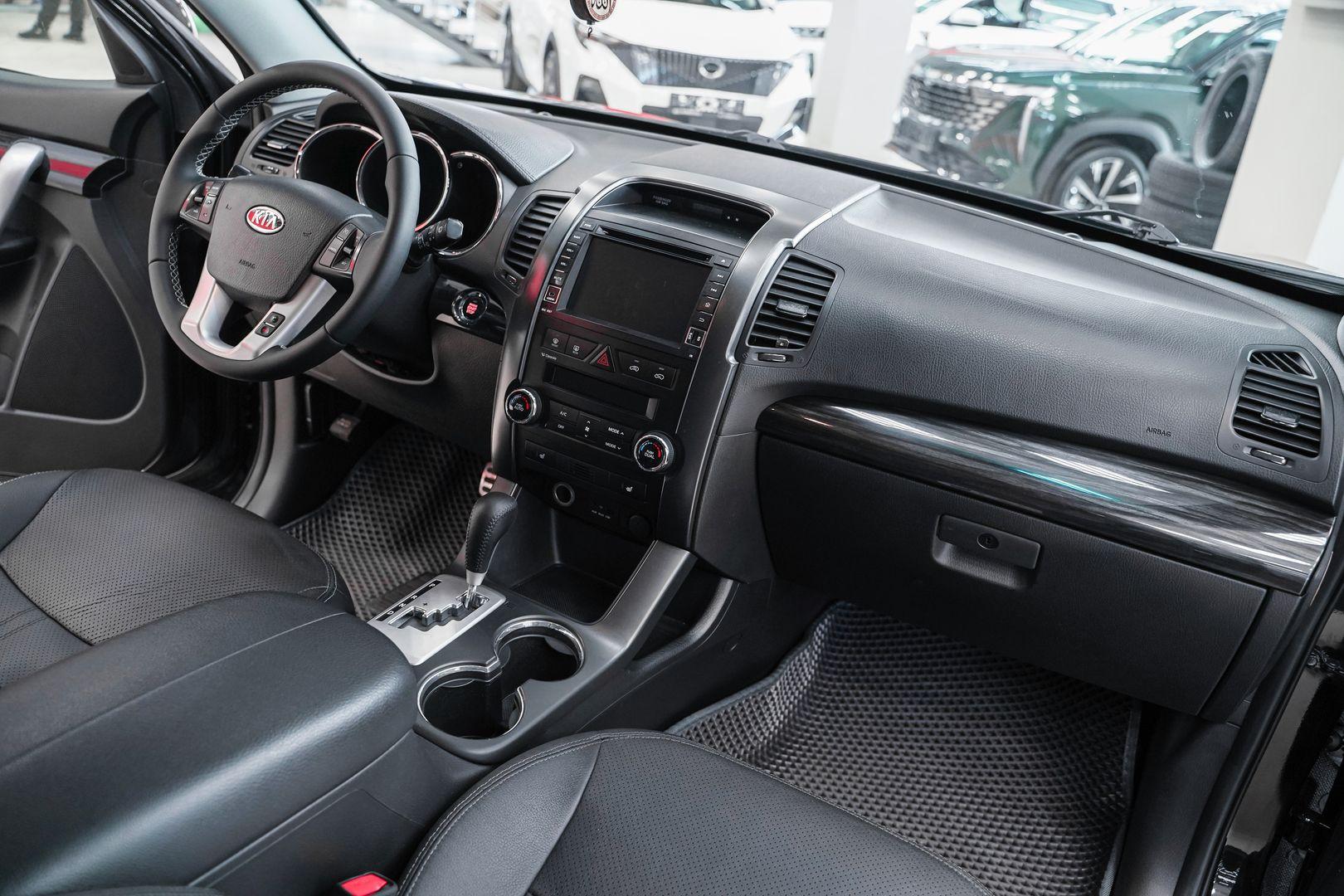 Kia Sorento 2012, черный, ДЦ Орехово