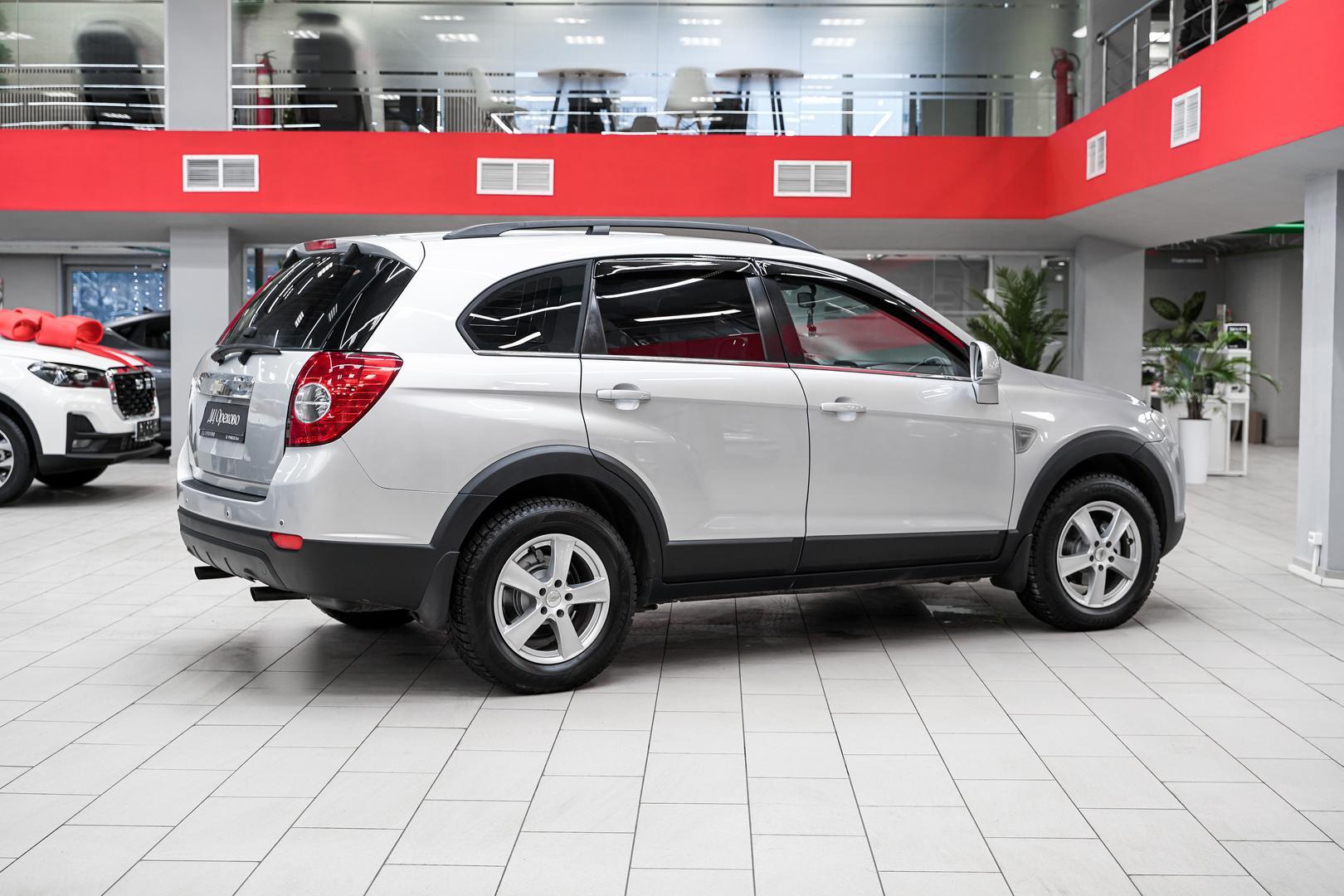 Chevrolet Captiva 2010, серебряный, ДЦ Орехово