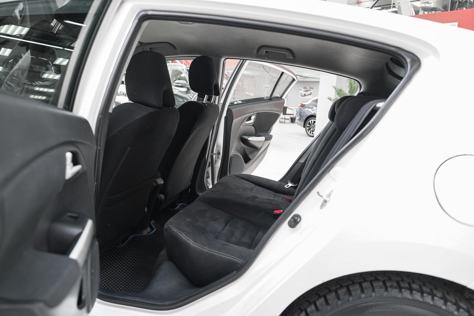 Honda Insight 2014, белый, ДЦ Орехово