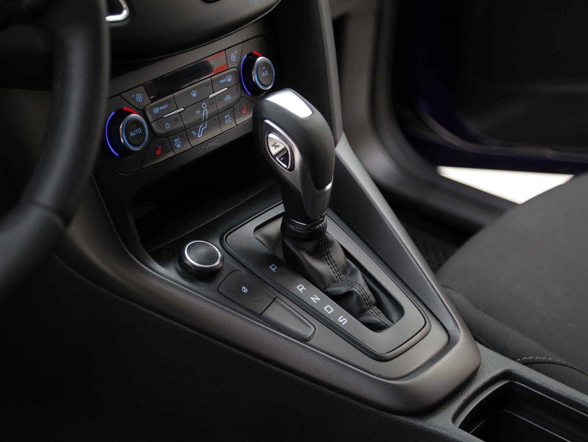 Ford Focus 2016, синий, ДЦ Орехово