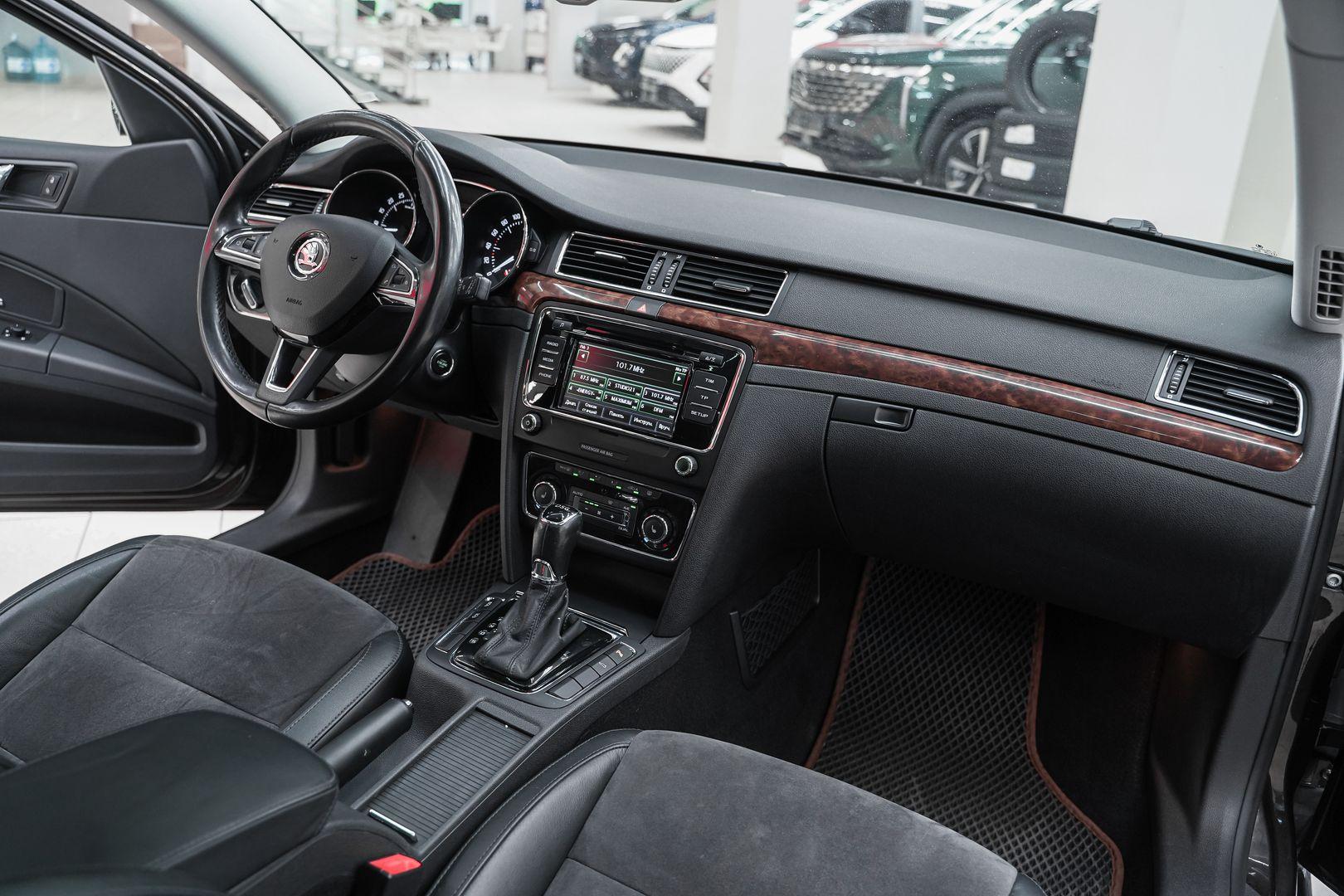 Skoda Superb 2014, коричневый, ДЦ Орехово