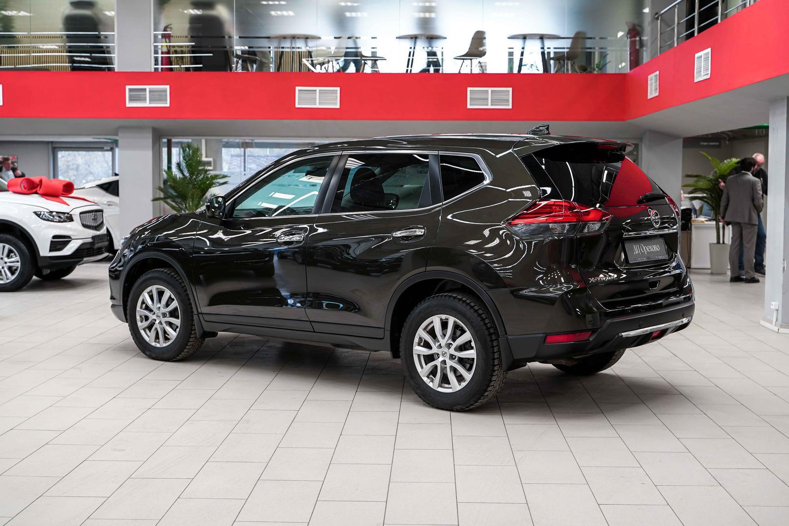 Nissan X-Trail 2019, зеленый, ДЦ Орехово