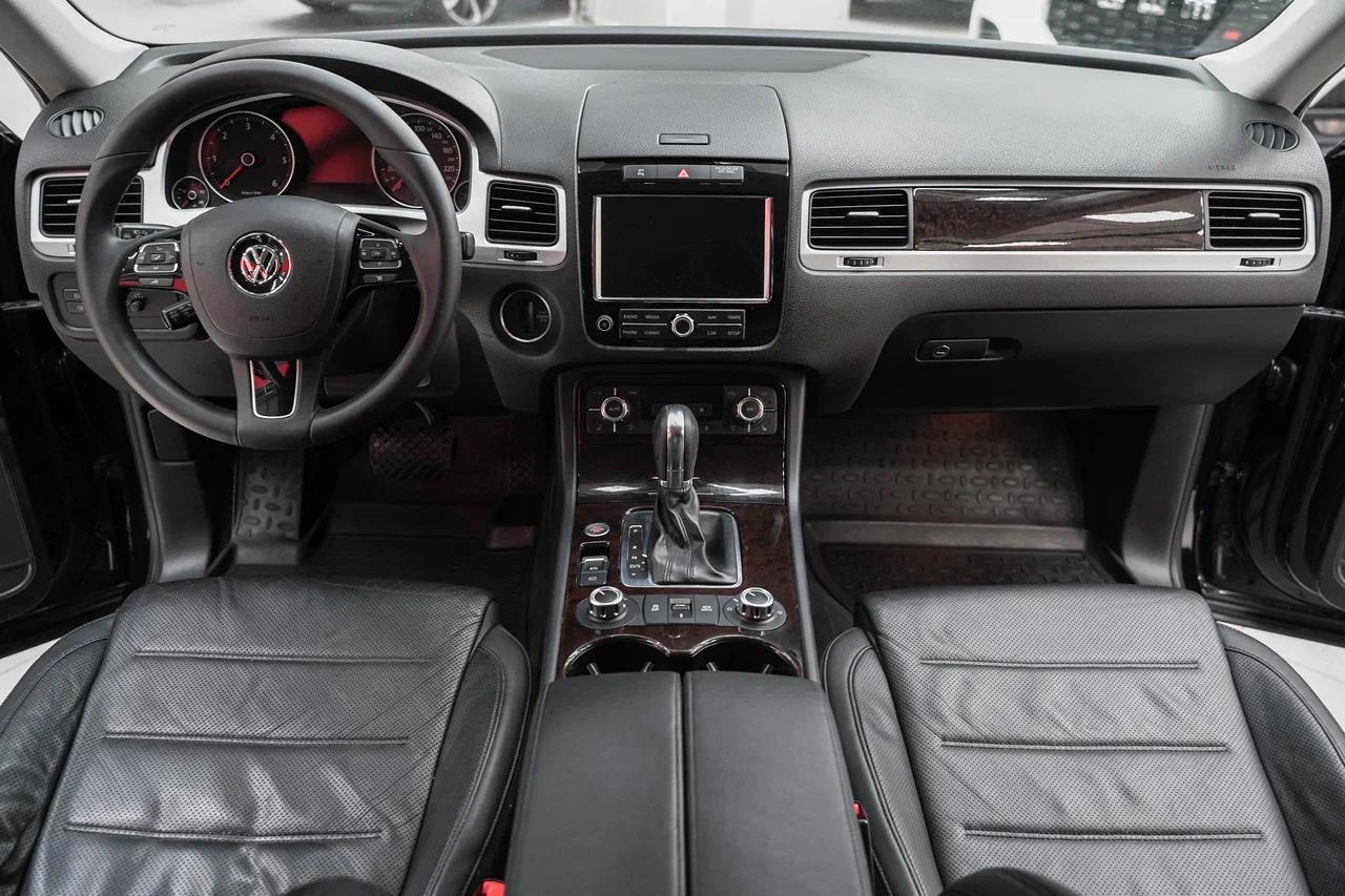 Volkswagen Touareg 2013, черный, ДЦ Орехово