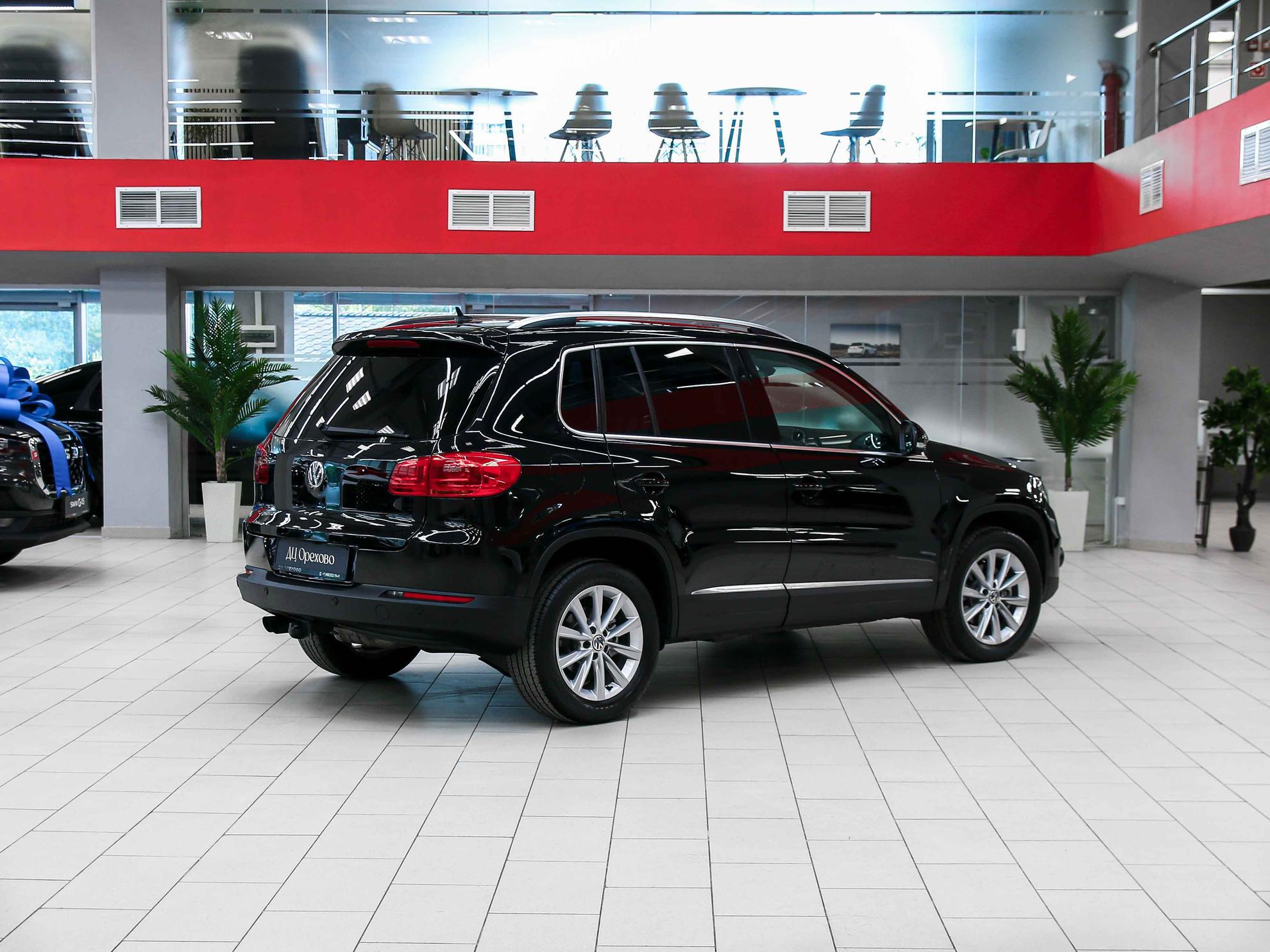 Volkswagen Tiguan 2012, черный, ДЦ Орехово