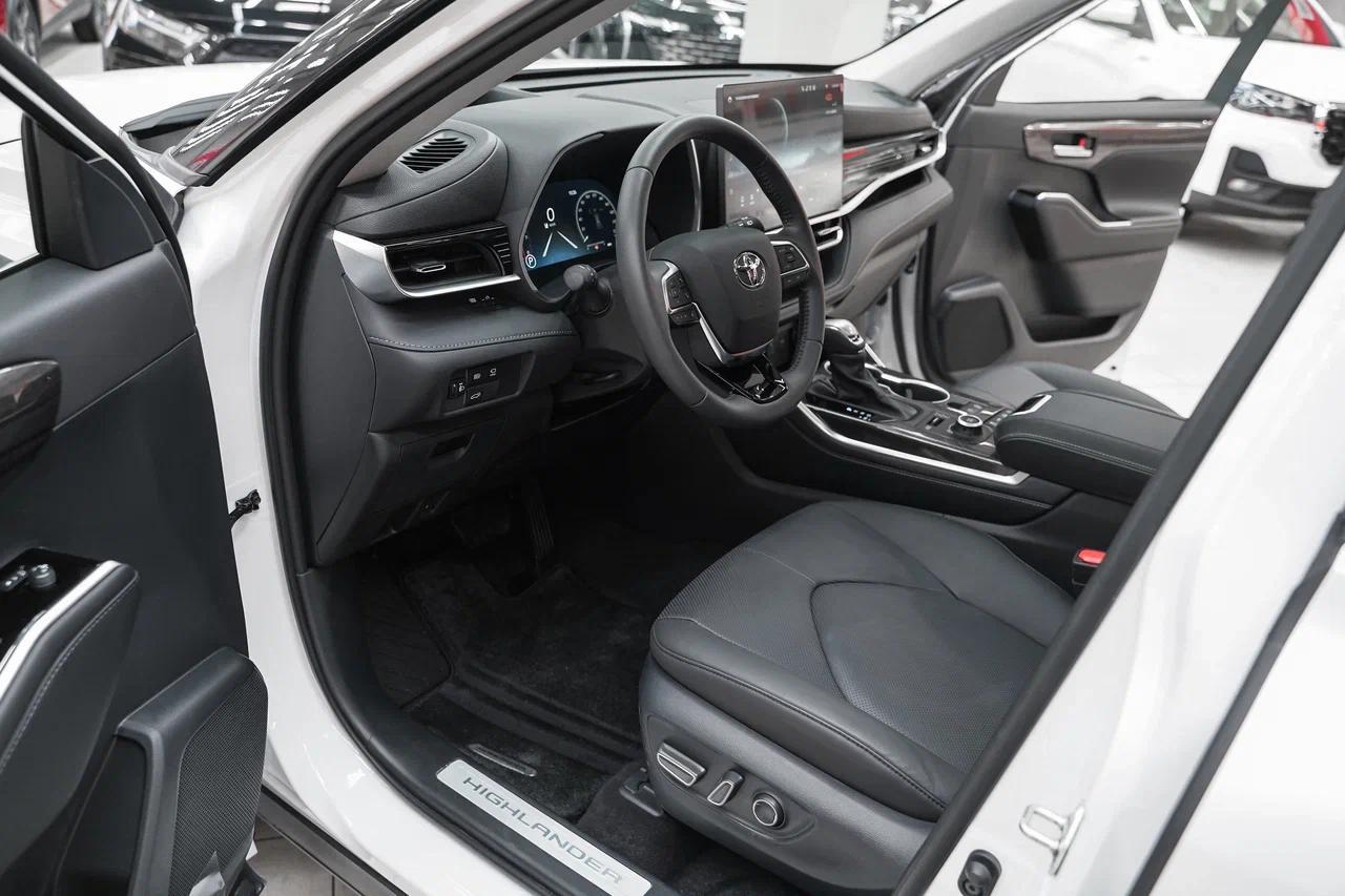 Toyota Highlander 2025, белый, ДЦ Орехово