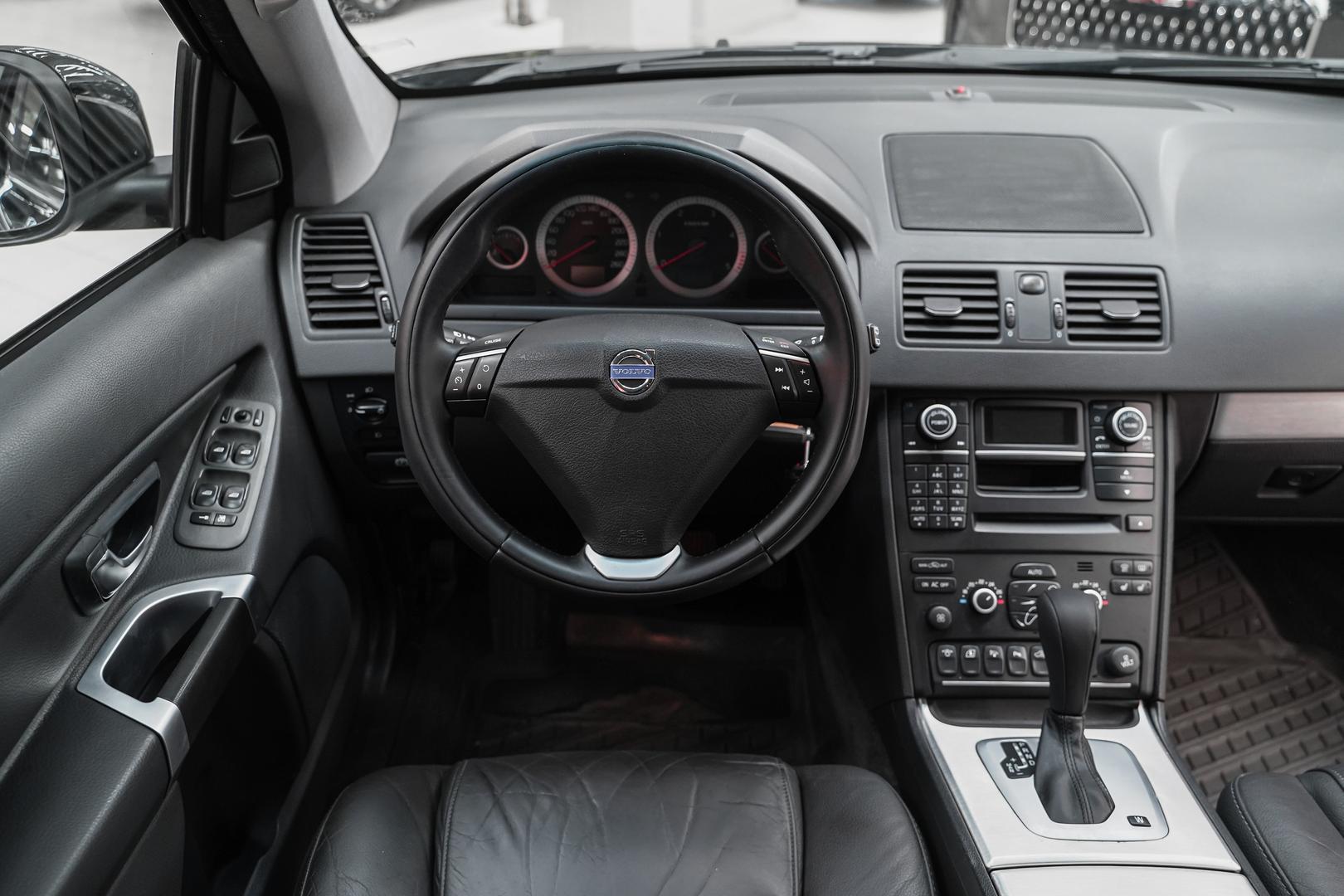 Volvo XC90 2014, черный, ДЦ Орехово